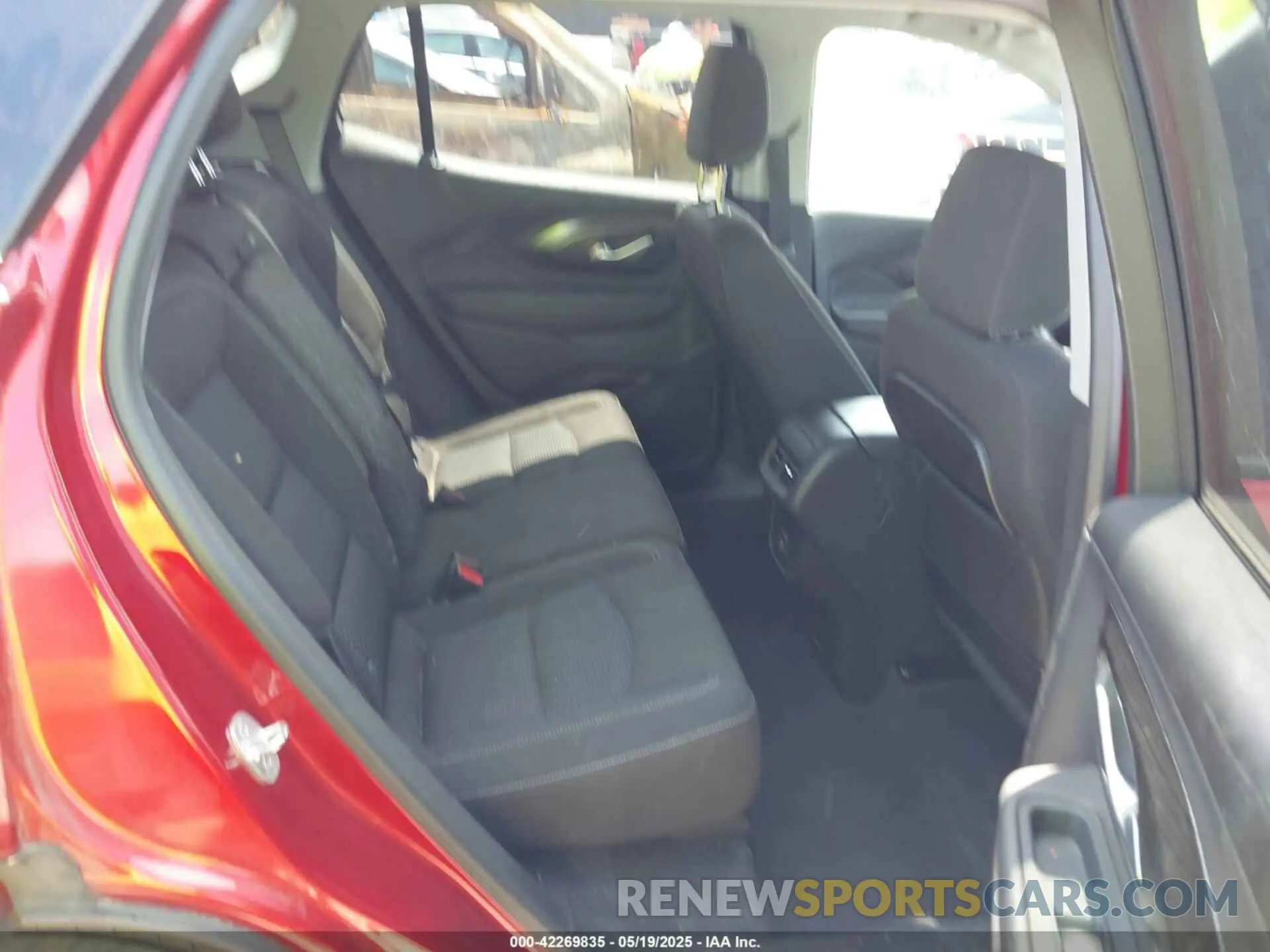 8 Photograph of a damaged car 3GKALMEV9NL182044 GMC TERRAIN 2022