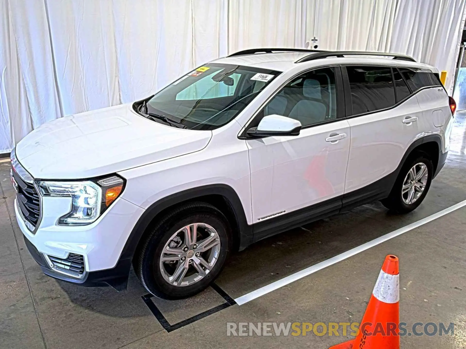 18 Photograph of a damaged car 3GKALMEV9NL212210 GMC TERRAIN 2022
