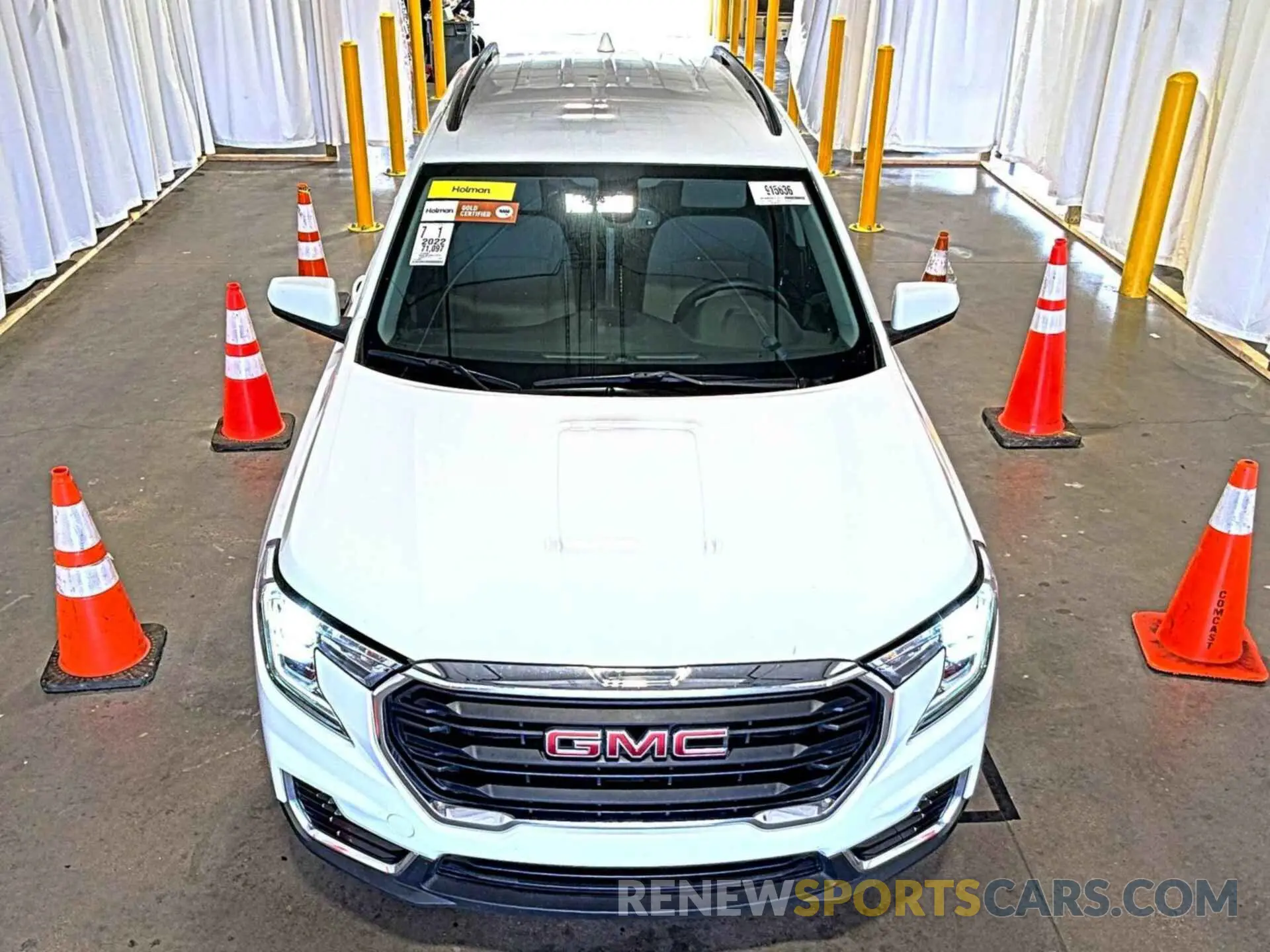 19 Photograph of a damaged car 3GKALMEV9NL212210 GMC TERRAIN 2022