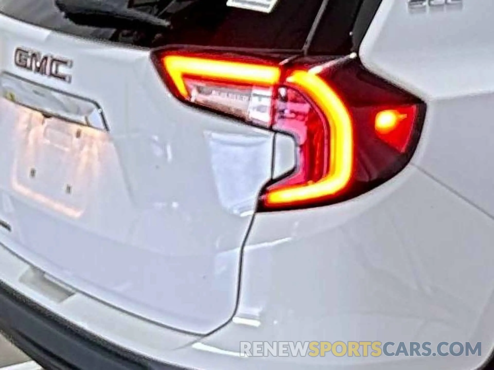 6 Photograph of a damaged car 3GKALMEV9NL212210 GMC TERRAIN 2022