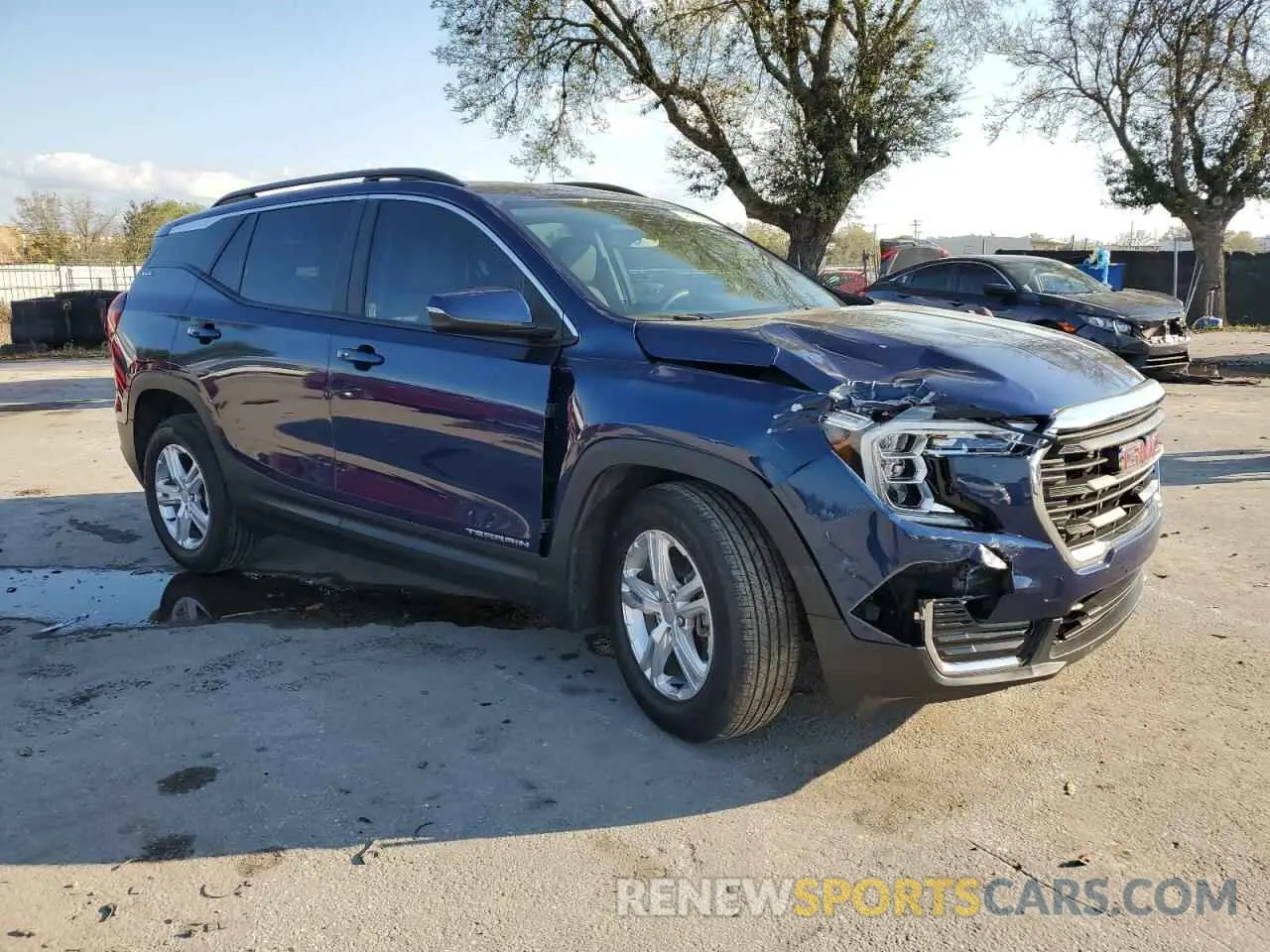 4 Photograph of a damaged car 3GKALMEV9NL284265 GMC TERRAIN 2022
