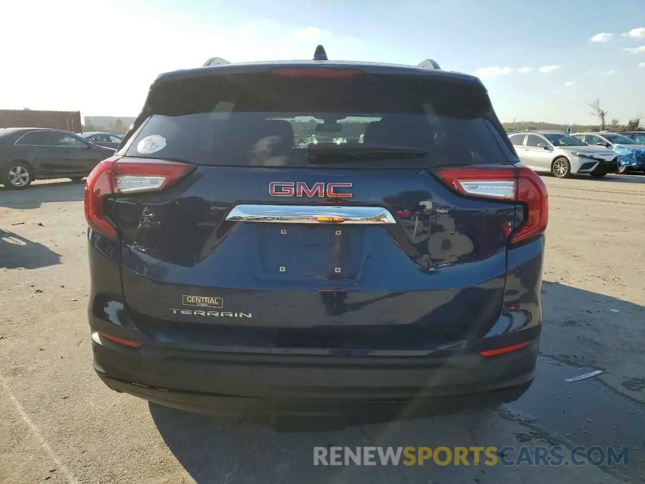 6 Photograph of a damaged car 3GKALMEV9NL284265 GMC TERRAIN 2022