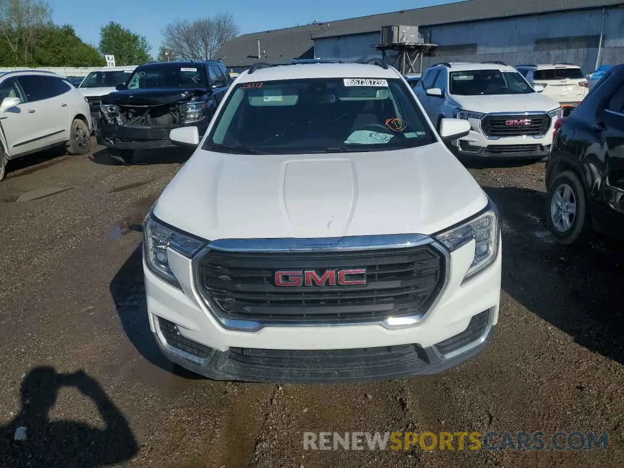 5 Photograph of a damaged car 3GKALMEV9NL296478 GMC TERRAIN 2022