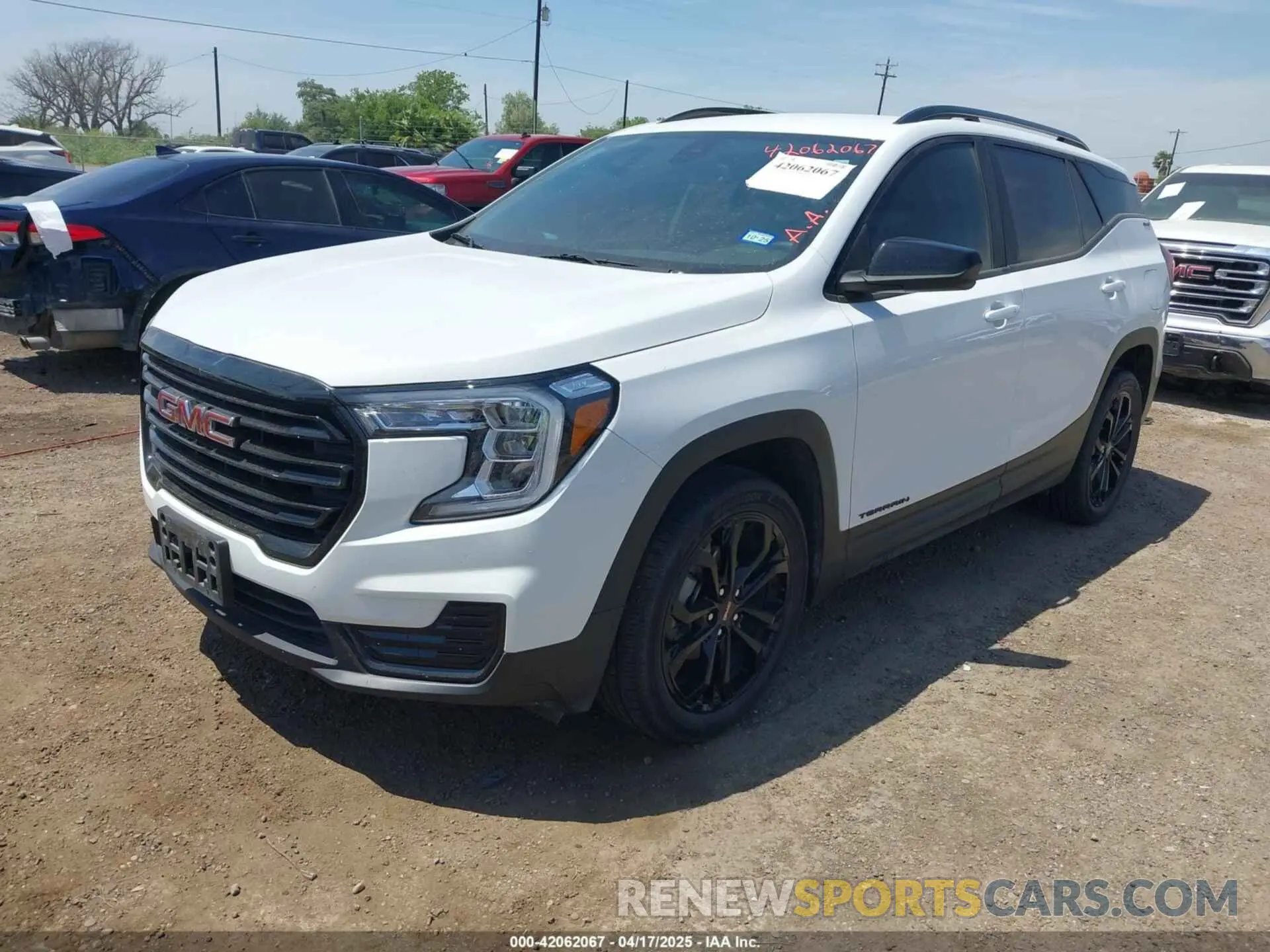 2 Photograph of a damaged car 3GKALMEV9NL307365 GMC TERRAIN 2022