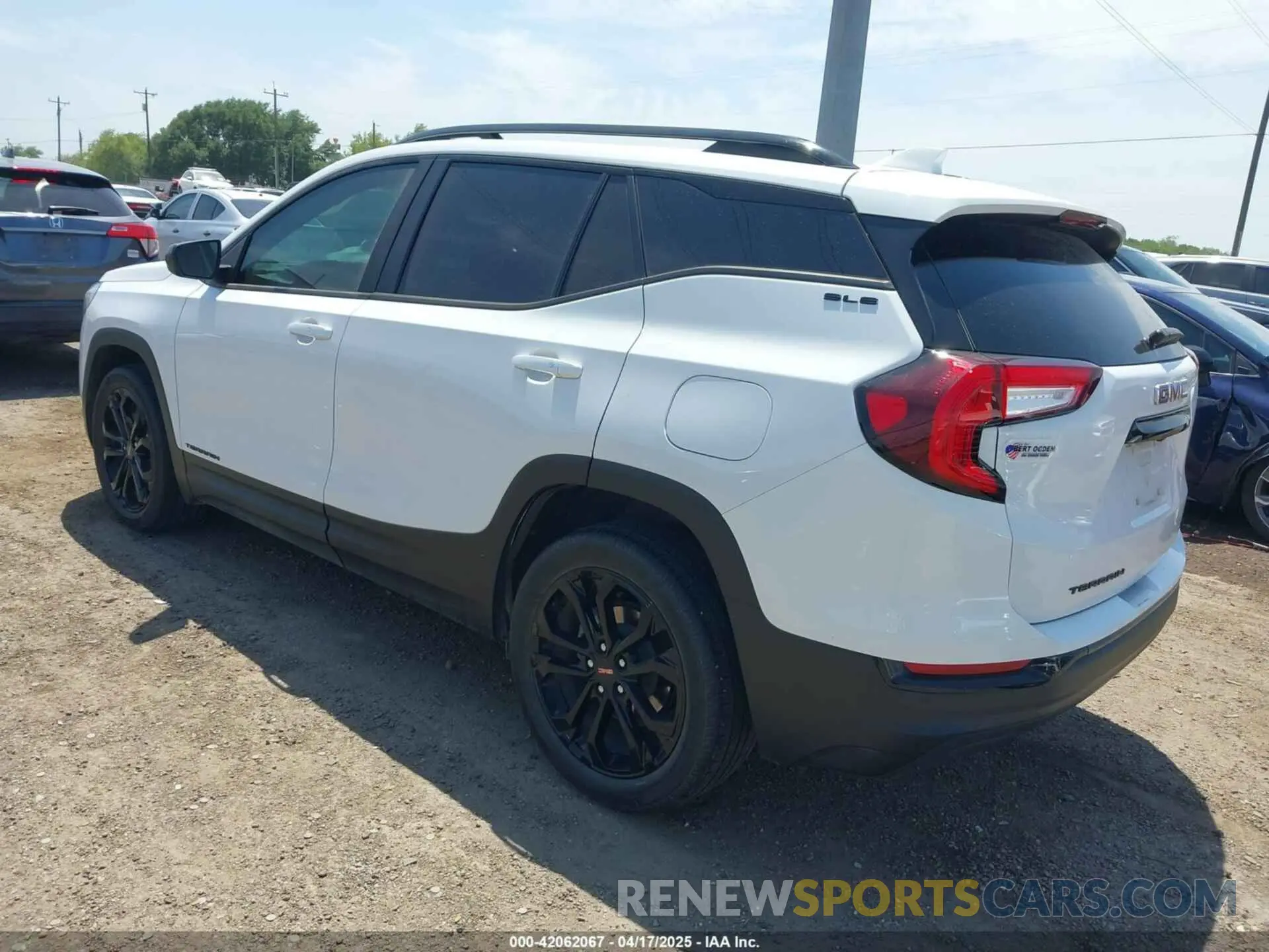 3 Photograph of a damaged car 3GKALMEV9NL307365 GMC TERRAIN 2022