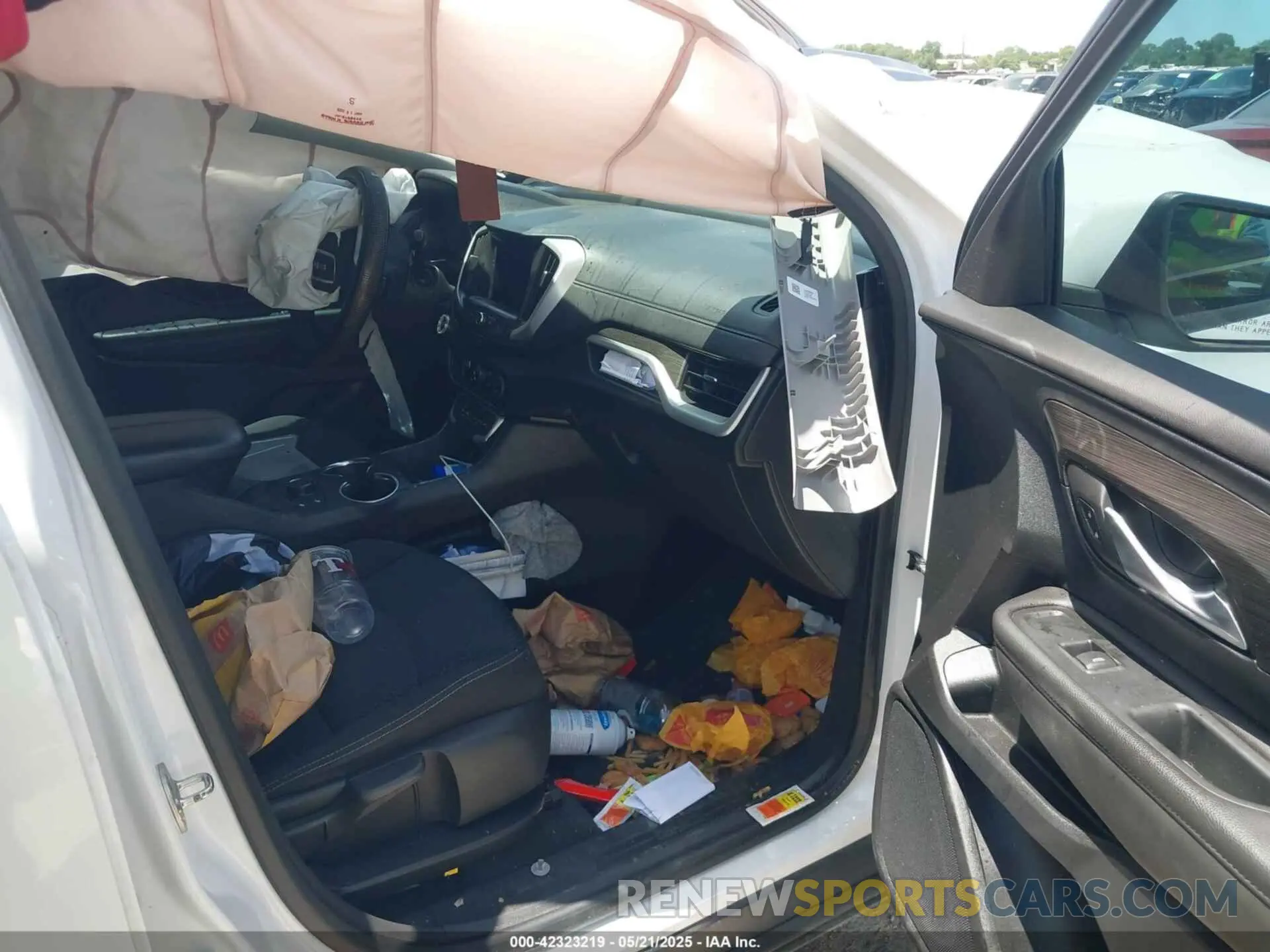 5 Photograph of a damaged car 3GKALMEVXNL252859 GMC TERRAIN 2022