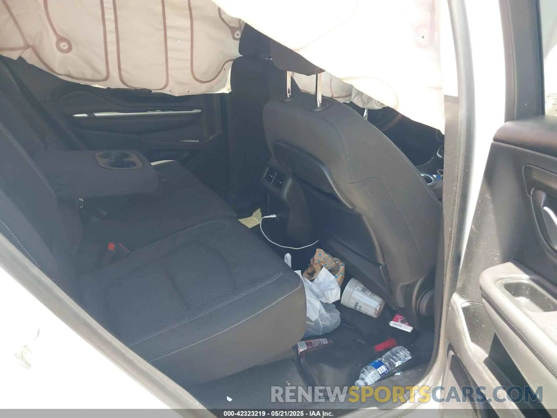 8 Photograph of a damaged car 3GKALMEVXNL252859 GMC TERRAIN 2022