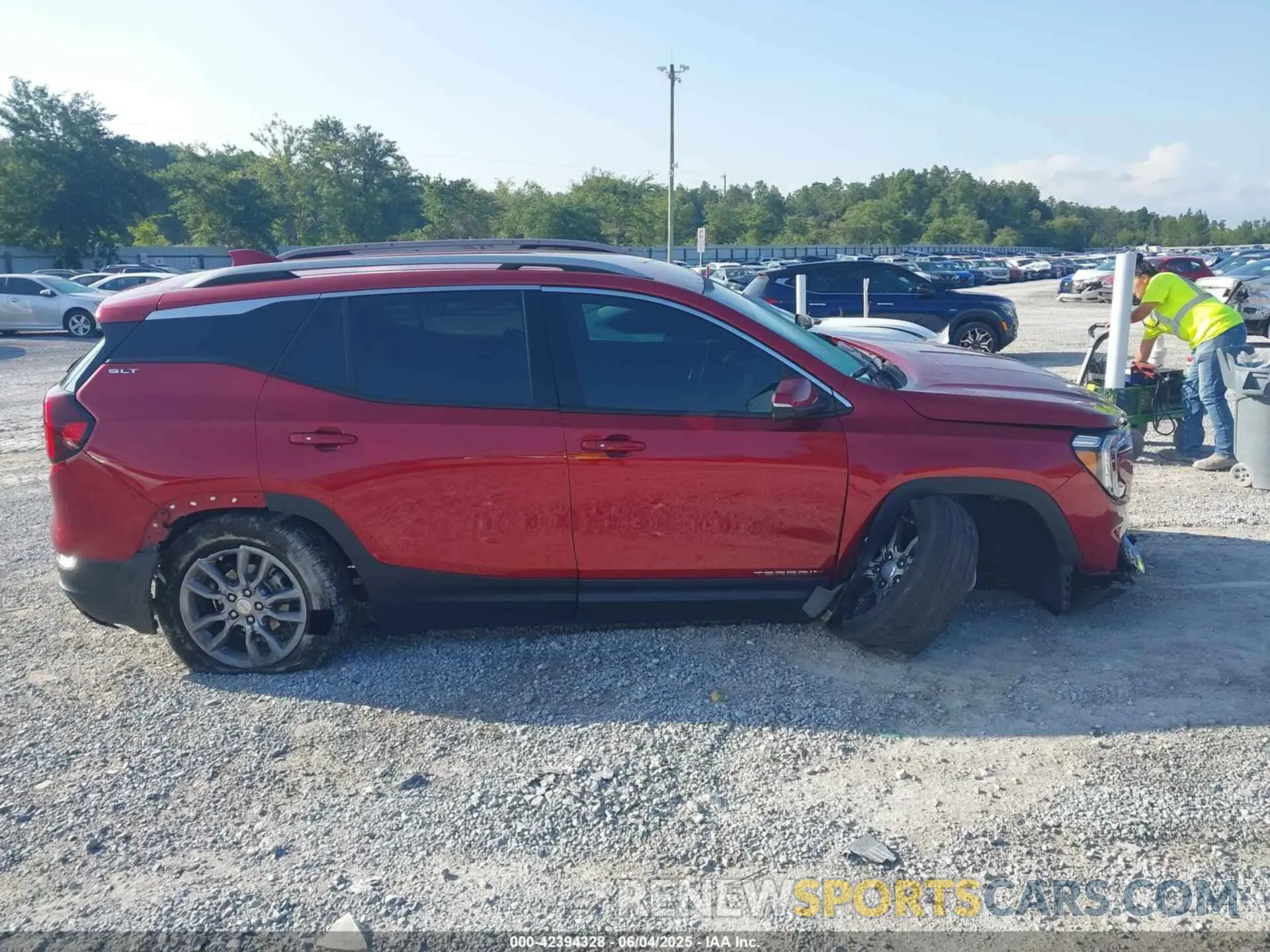 13 Photograph of a damaged car 3GKALPEV0NL157907 GMC TERRAIN 2022