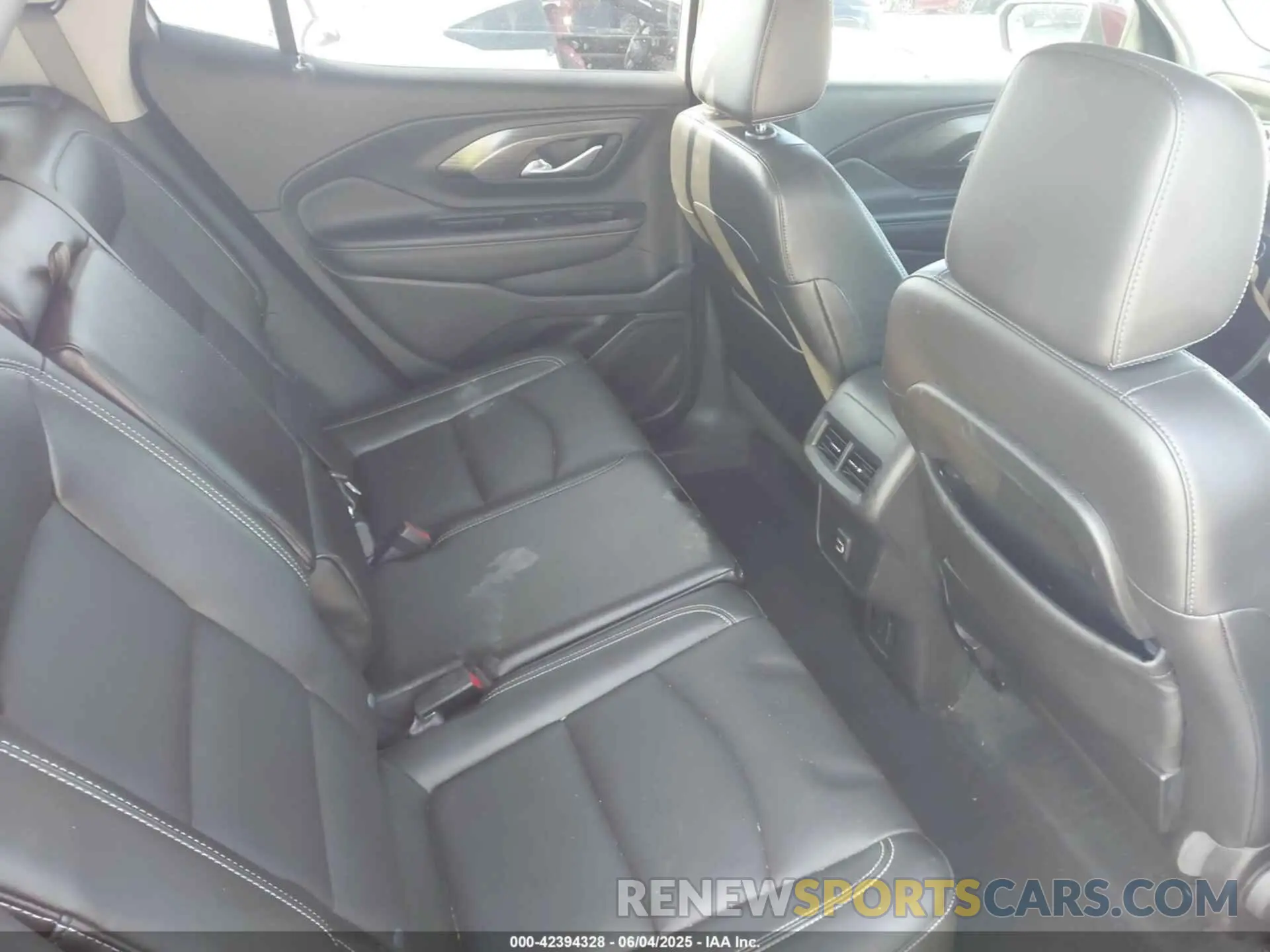 8 Photograph of a damaged car 3GKALPEV0NL157907 GMC TERRAIN 2022