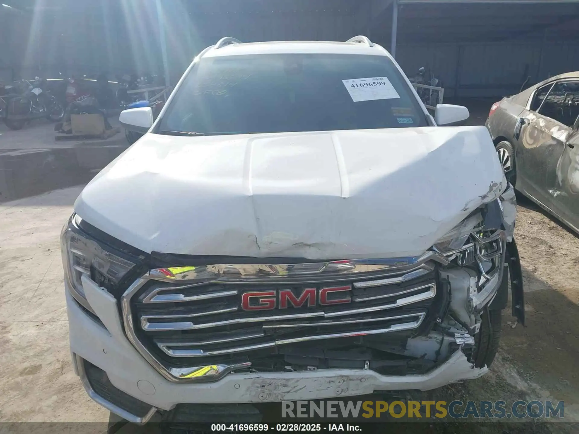 11 Photograph of a damaged car 3GKALPEV0NL224814 GMC TERRAIN 2022