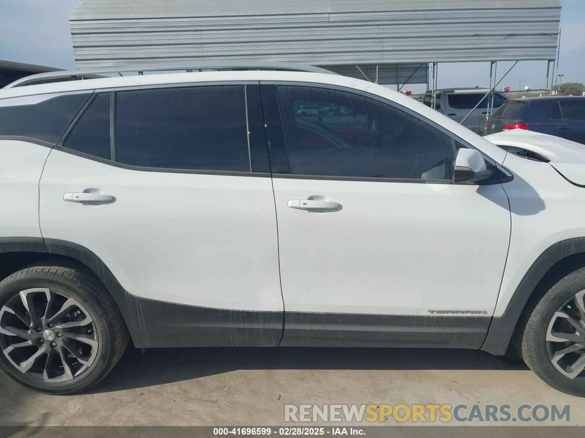 12 Photograph of a damaged car 3GKALPEV0NL224814 GMC TERRAIN 2022