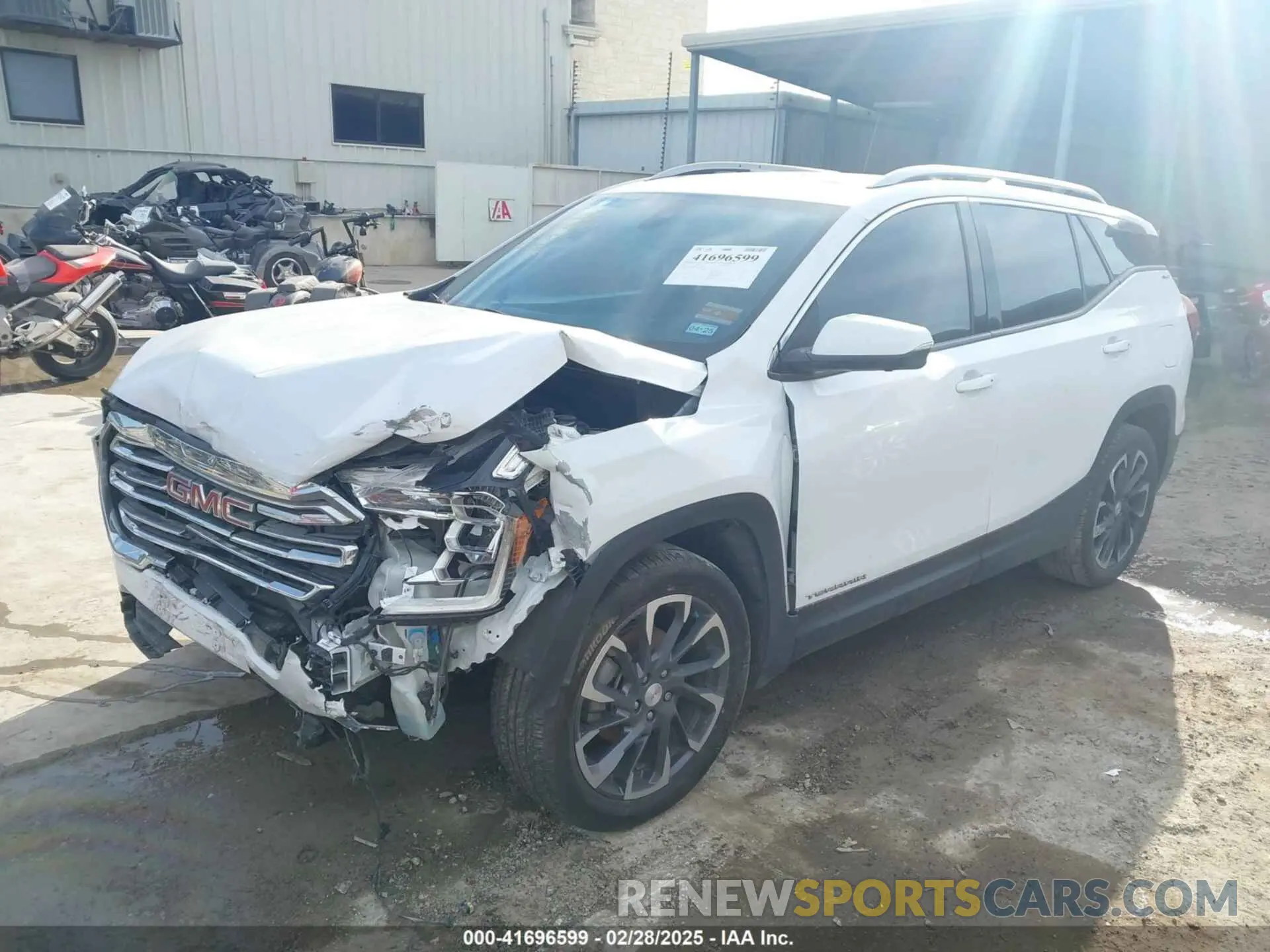 2 Photograph of a damaged car 3GKALPEV0NL224814 GMC TERRAIN 2022