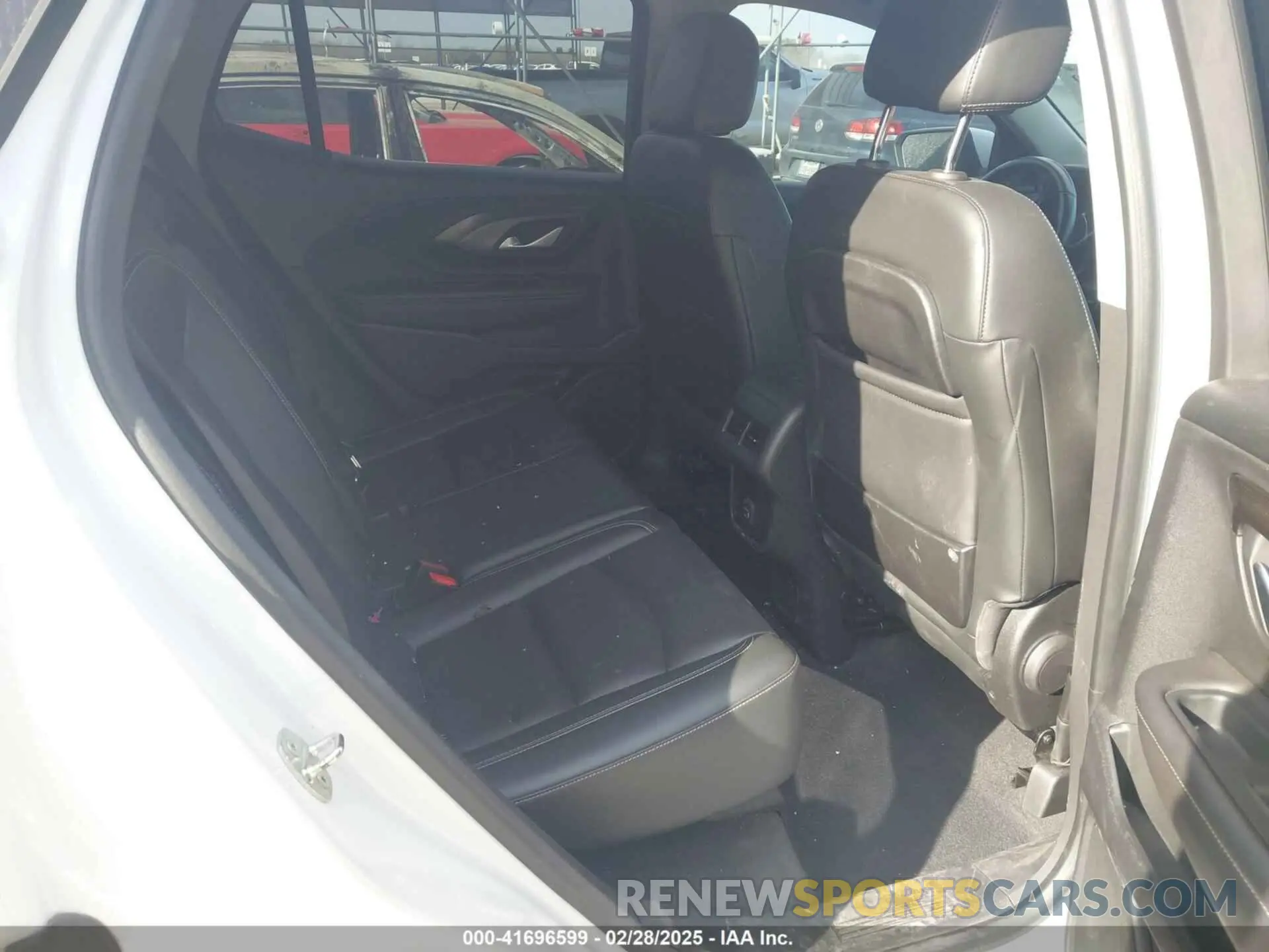 8 Photograph of a damaged car 3GKALPEV0NL224814 GMC TERRAIN 2022