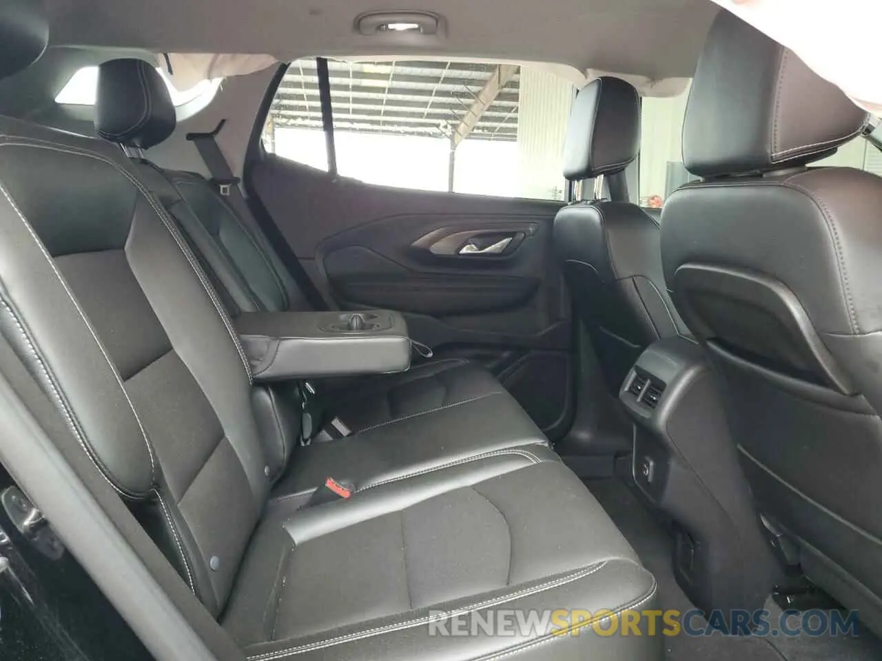 11 Photograph of a damaged car 3GKALPEV1NL261323 GMC TERRAIN 2022
