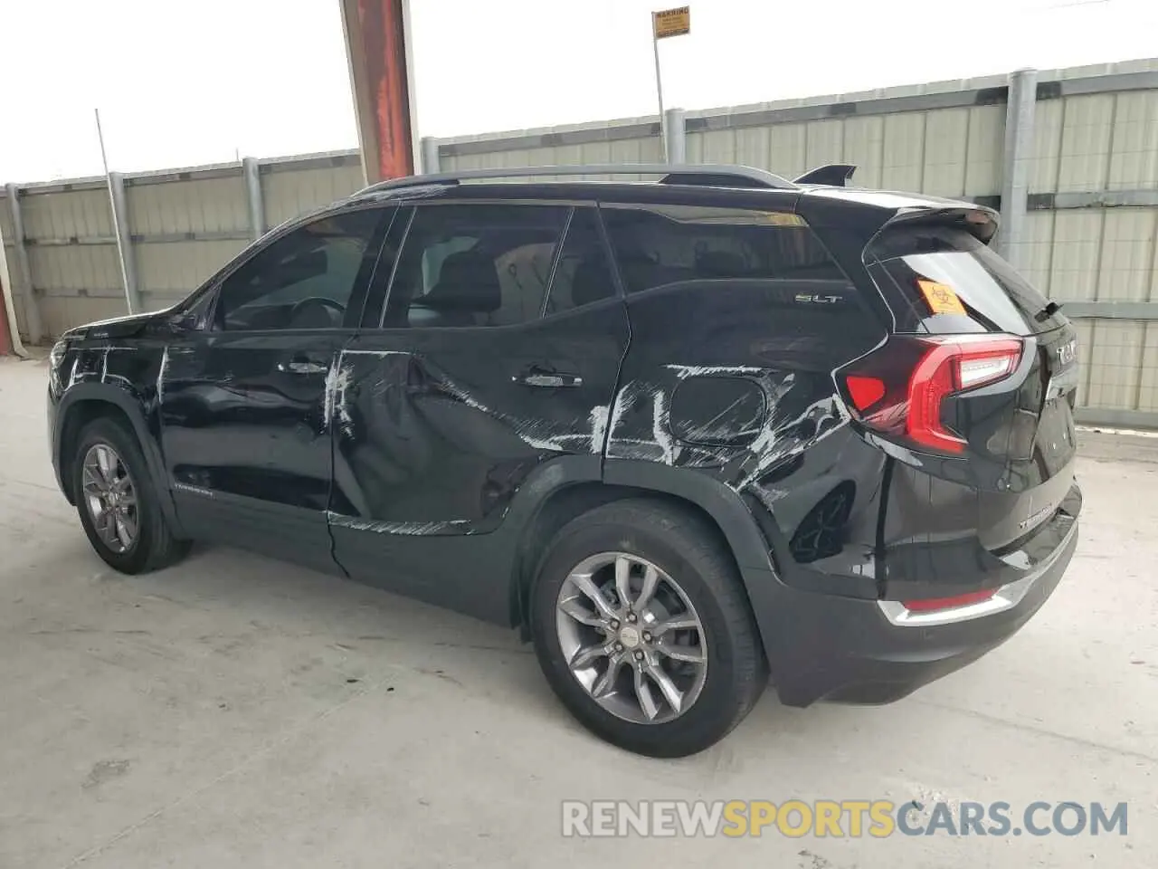 2 Photograph of a damaged car 3GKALPEV1NL261323 GMC TERRAIN 2022