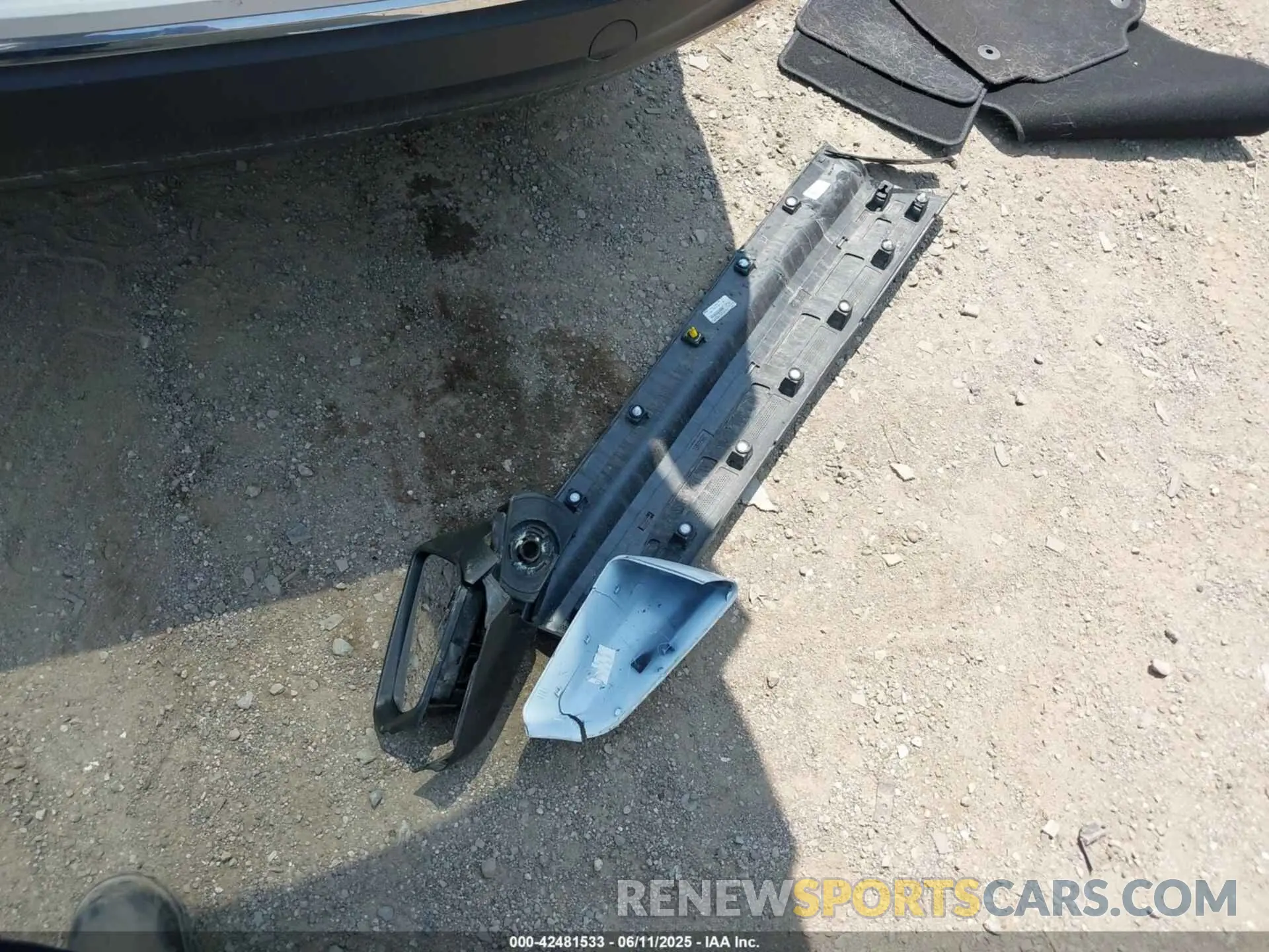 12 Photograph of a damaged car 3GKALPEV1NL301562 GMC TERRAIN 2022