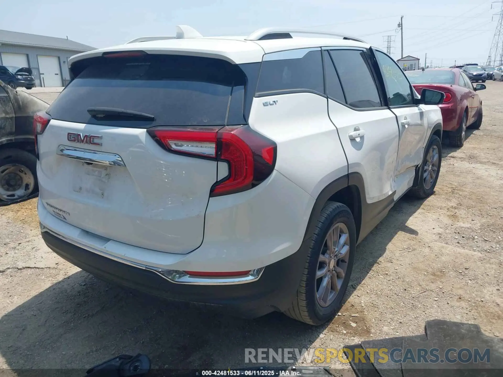 4 Photograph of a damaged car 3GKALPEV1NL301562 GMC TERRAIN 2022