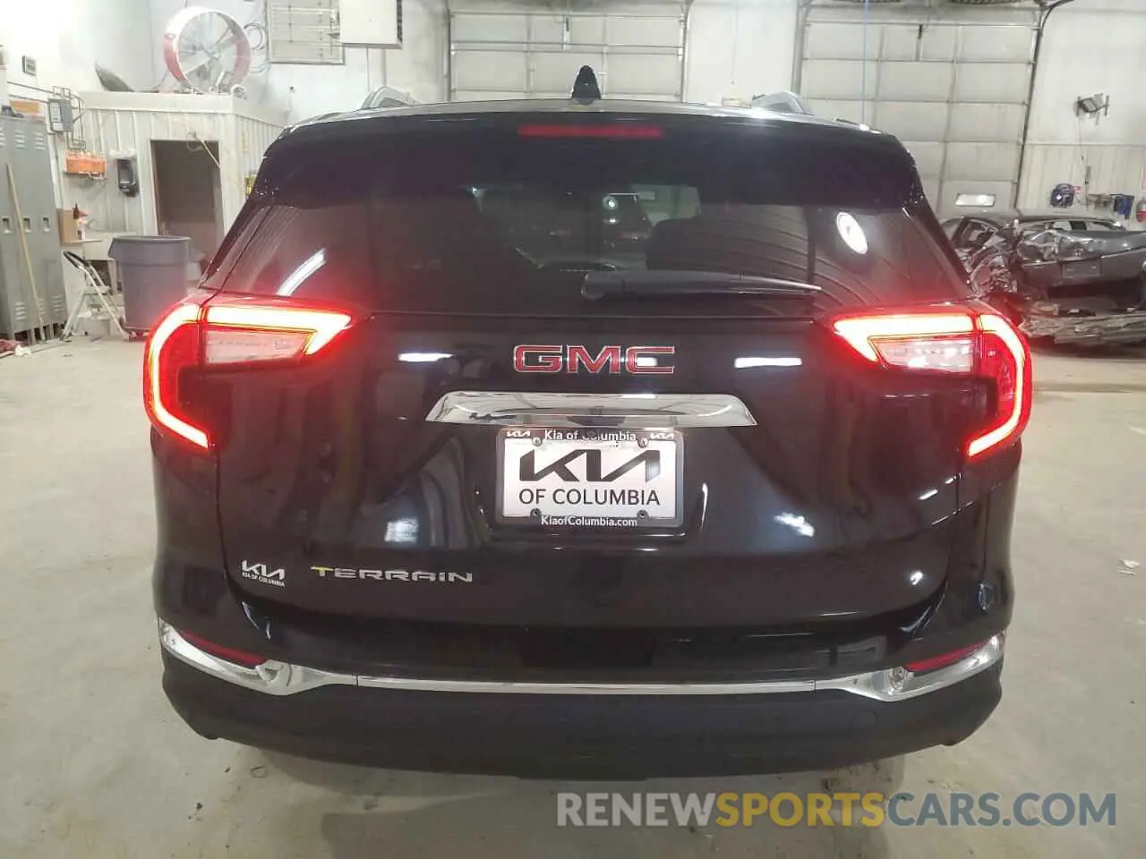6 Photograph of a damaged car 3GKALPEV1NL311962 GMC TERRAIN 2022