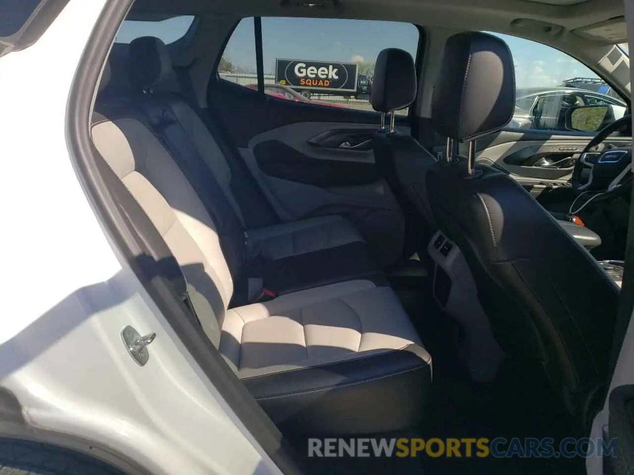 12 Photograph of a damaged car 3GKALPEV3NL118258 GMC TERRAIN 2022