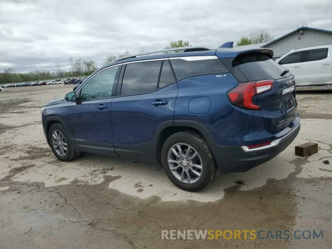 2 Photograph of a damaged car 3GKALPEV3NL132970 GMC TERRAIN 2022