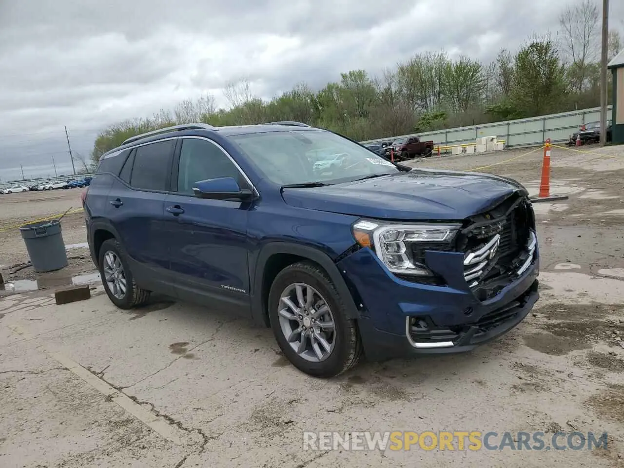 4 Photograph of a damaged car 3GKALPEV3NL132970 GMC TERRAIN 2022