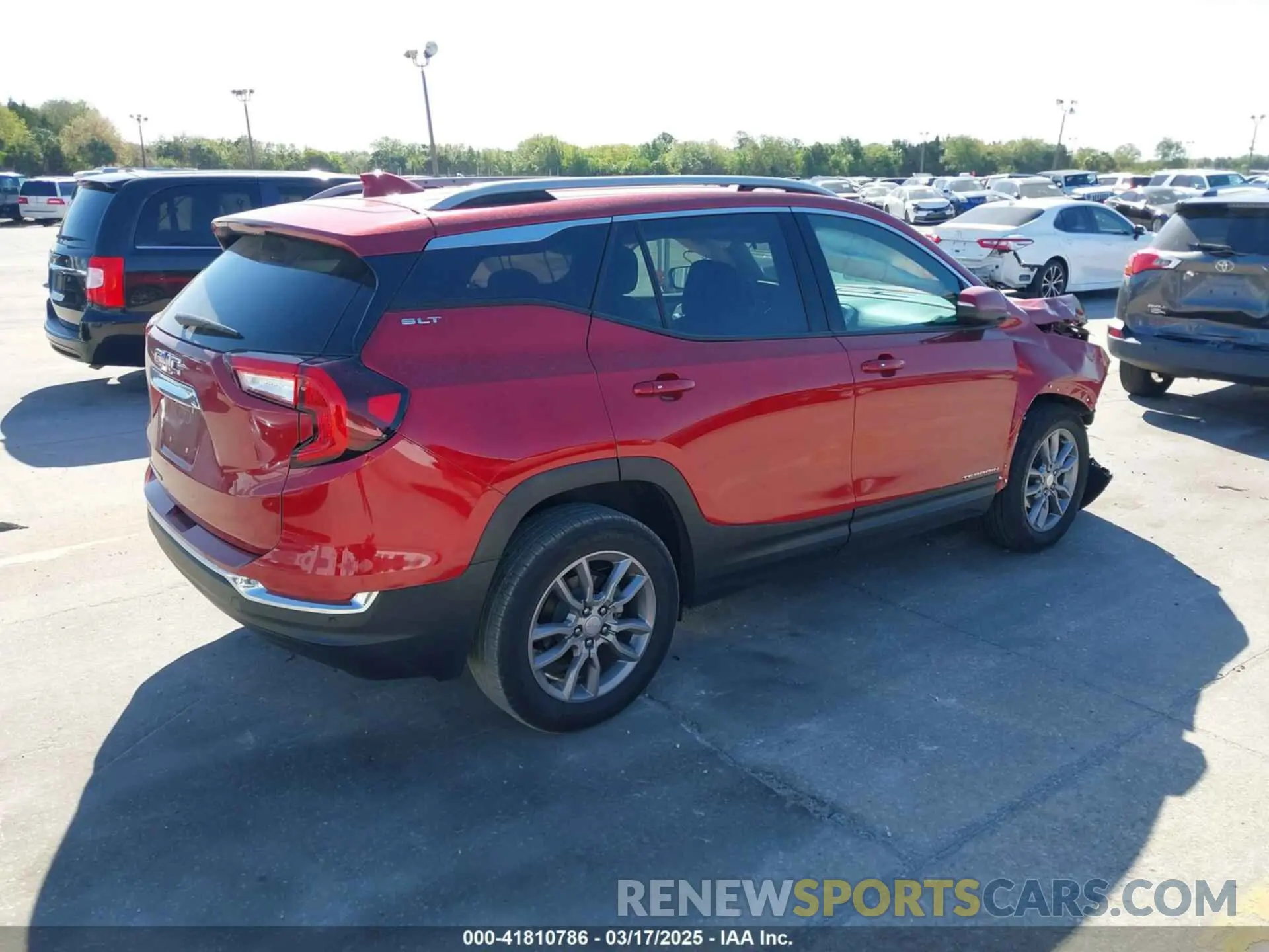 4 Photograph of a damaged car 3GKALPEV3NL159831 GMC TERRAIN 2022