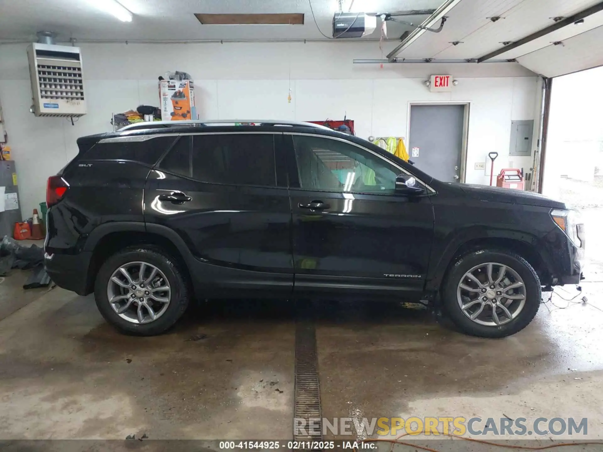 14 Photograph of a damaged car 3GKALPEV3NL304124 GMC TERRAIN 2022