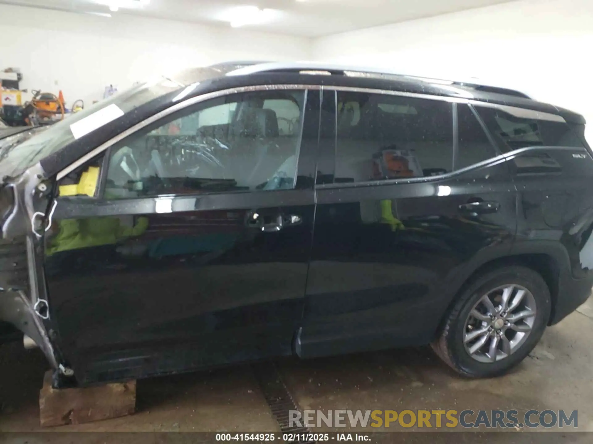 15 Photograph of a damaged car 3GKALPEV3NL304124 GMC TERRAIN 2022