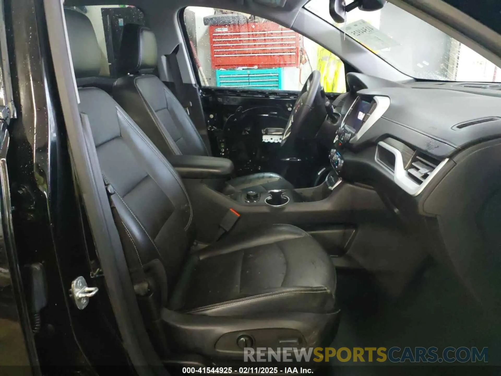 5 Photograph of a damaged car 3GKALPEV3NL304124 GMC TERRAIN 2022