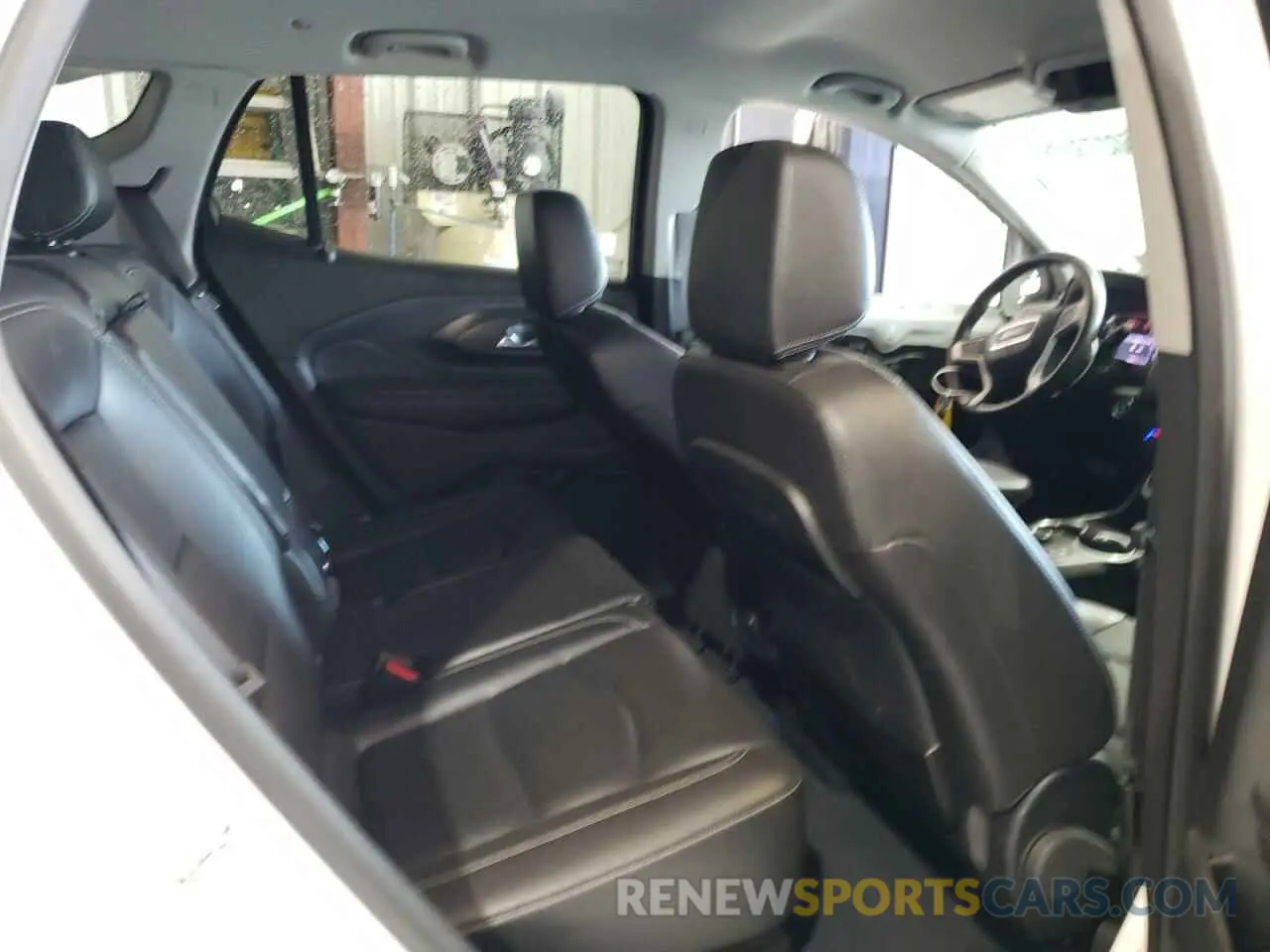 11 Photograph of a damaged car 3GKALPEV4NL102716 GMC TERRAIN 2022