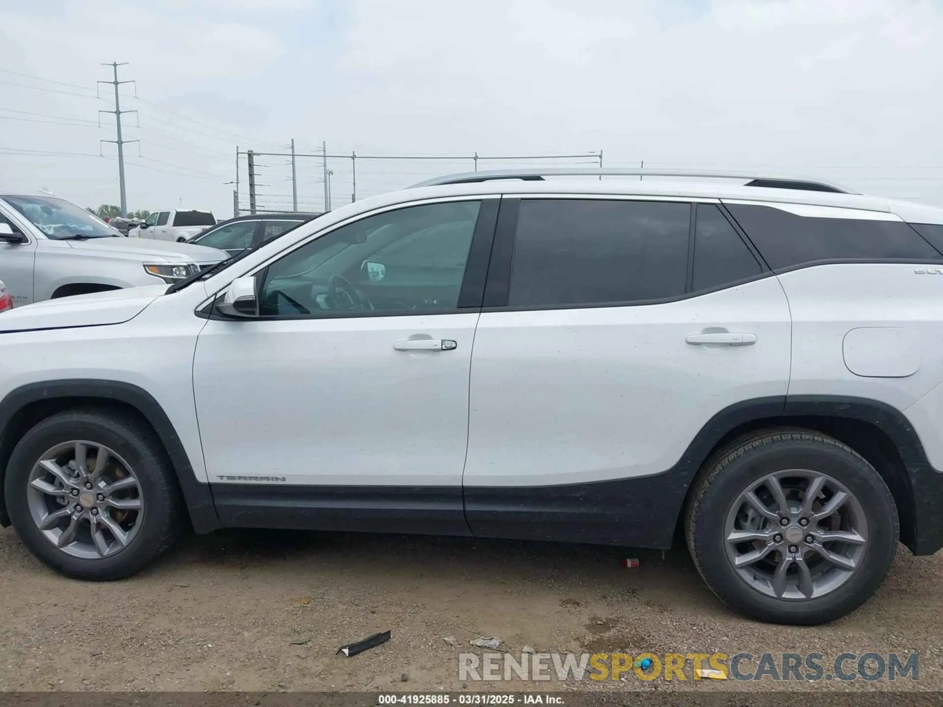 13 Photograph of a damaged car 3GKALPEV4NL144092 GMC TERRAIN 2022