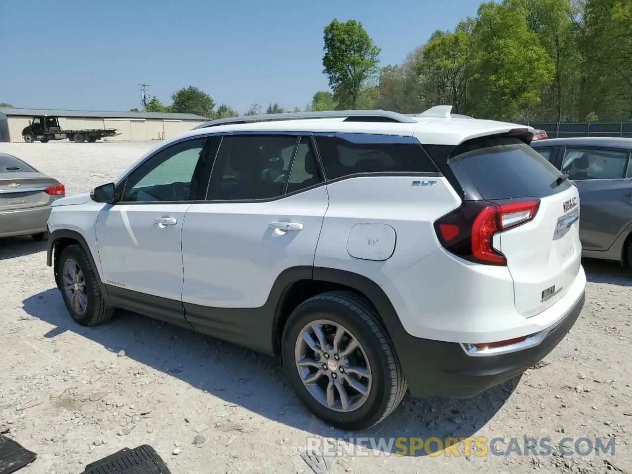 2 Photograph of a damaged car 3GKALPEV5NL183239 GMC TERRAIN 2022
