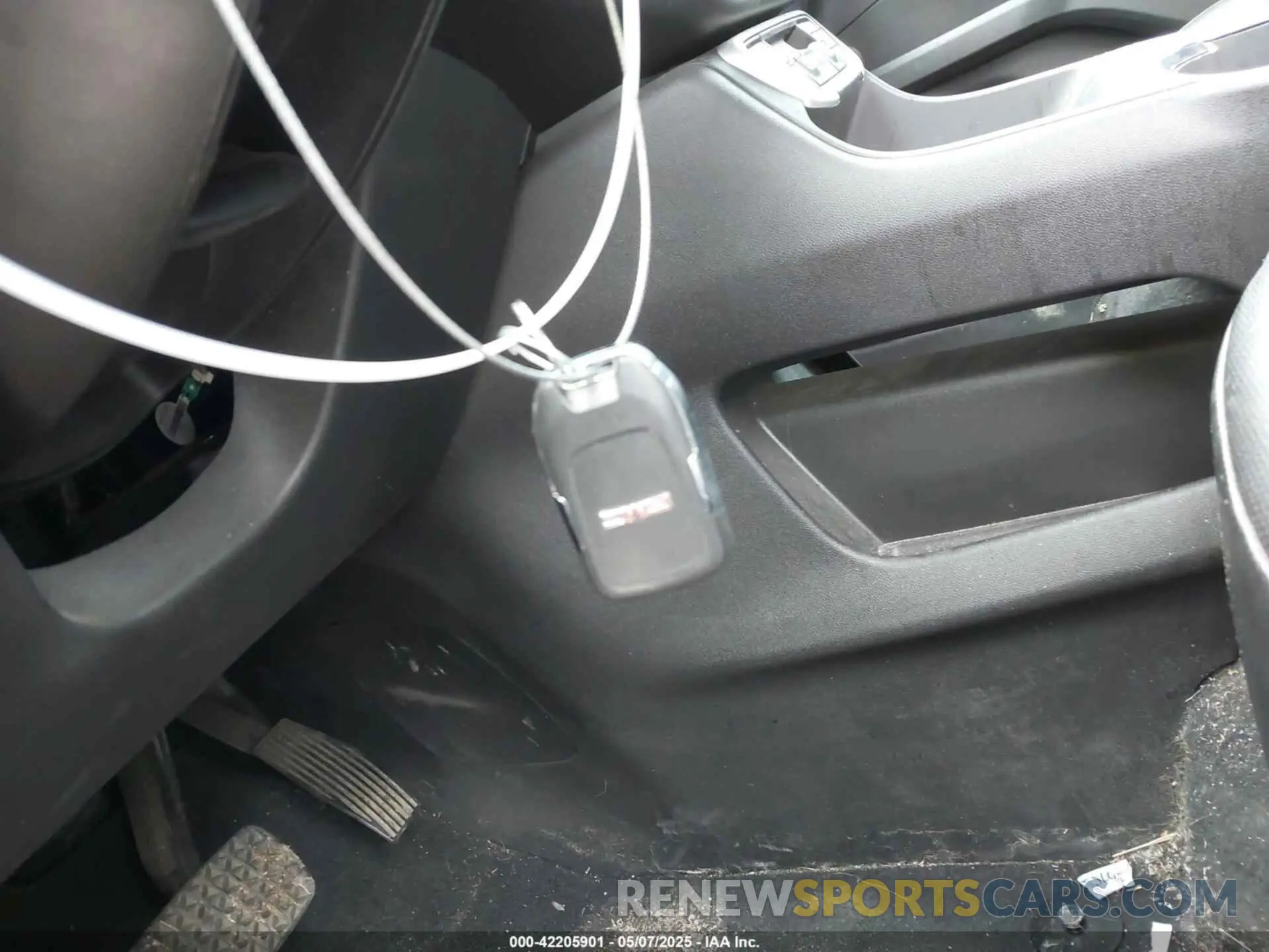 11 Photograph of a damaged car 3GKALPEV6NL271507 GMC TERRAIN 2022