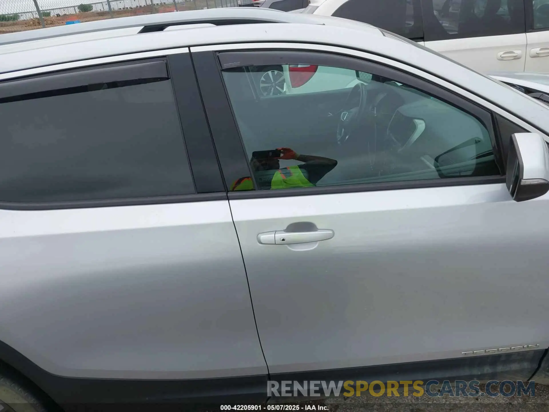 13 Photograph of a damaged car 3GKALPEV6NL271507 GMC TERRAIN 2022