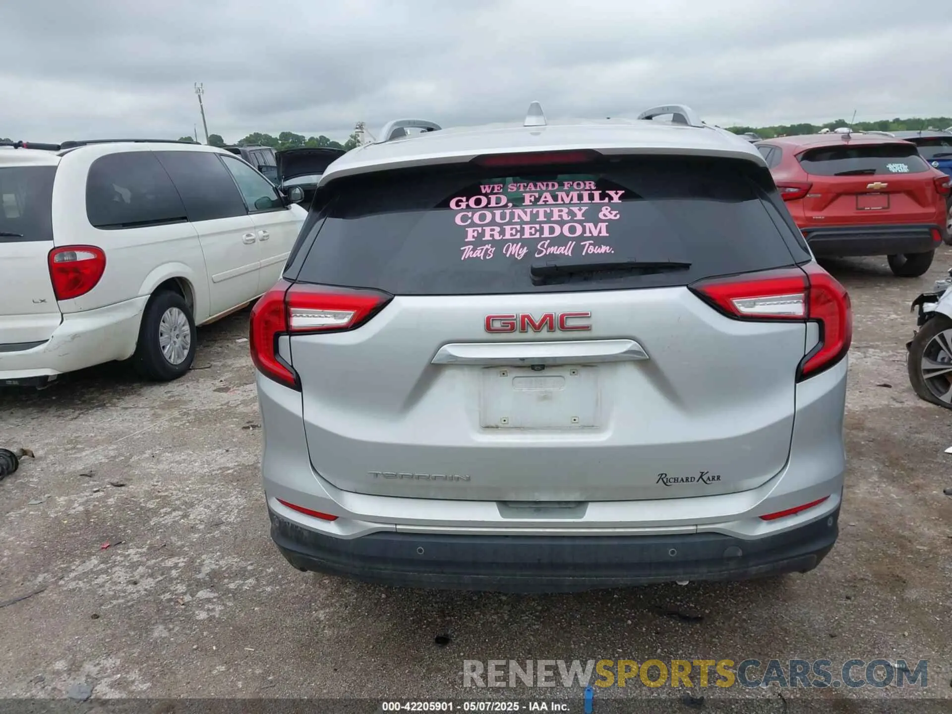 16 Photograph of a damaged car 3GKALPEV6NL271507 GMC TERRAIN 2022