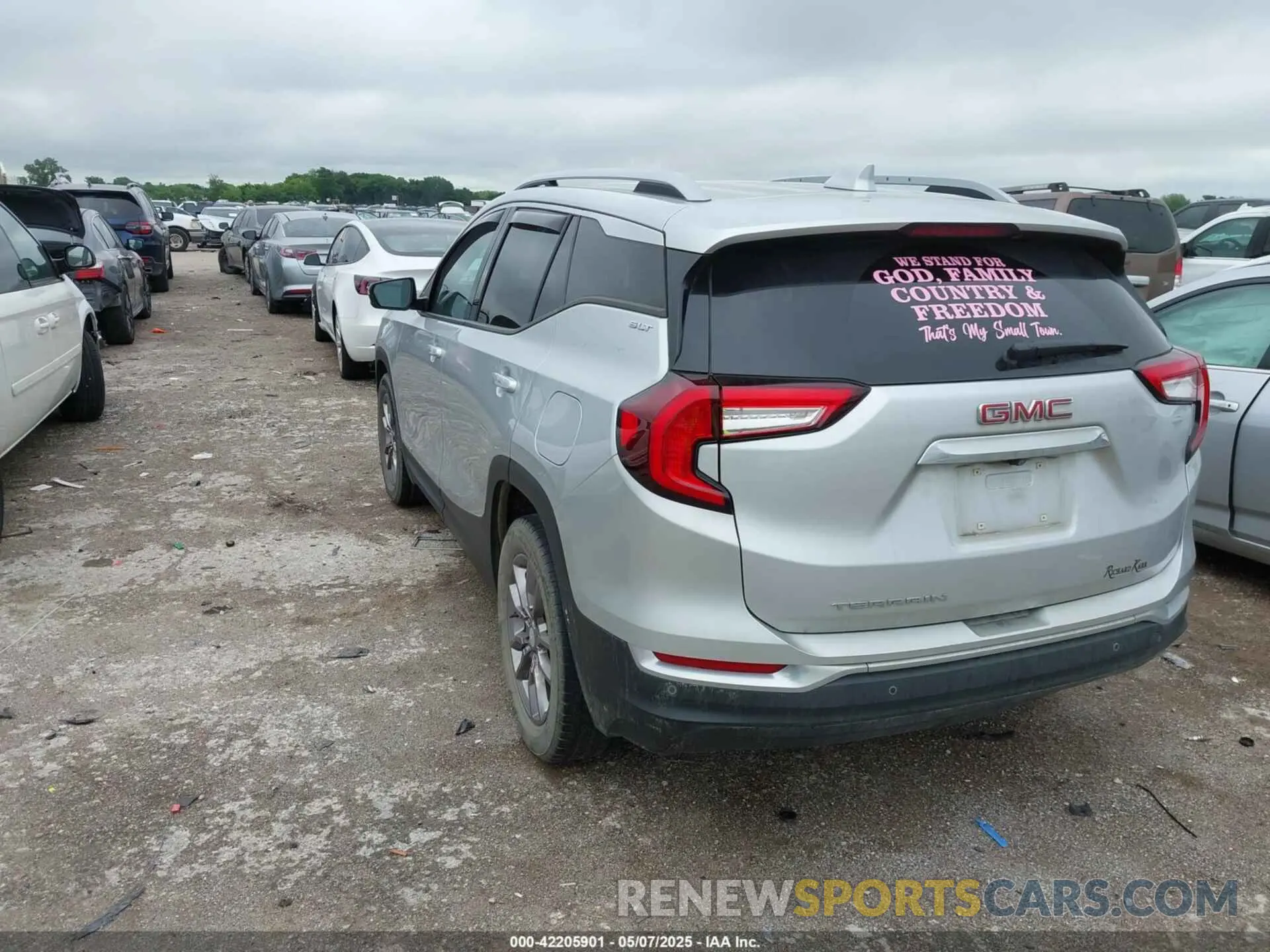 3 Photograph of a damaged car 3GKALPEV6NL271507 GMC TERRAIN 2022