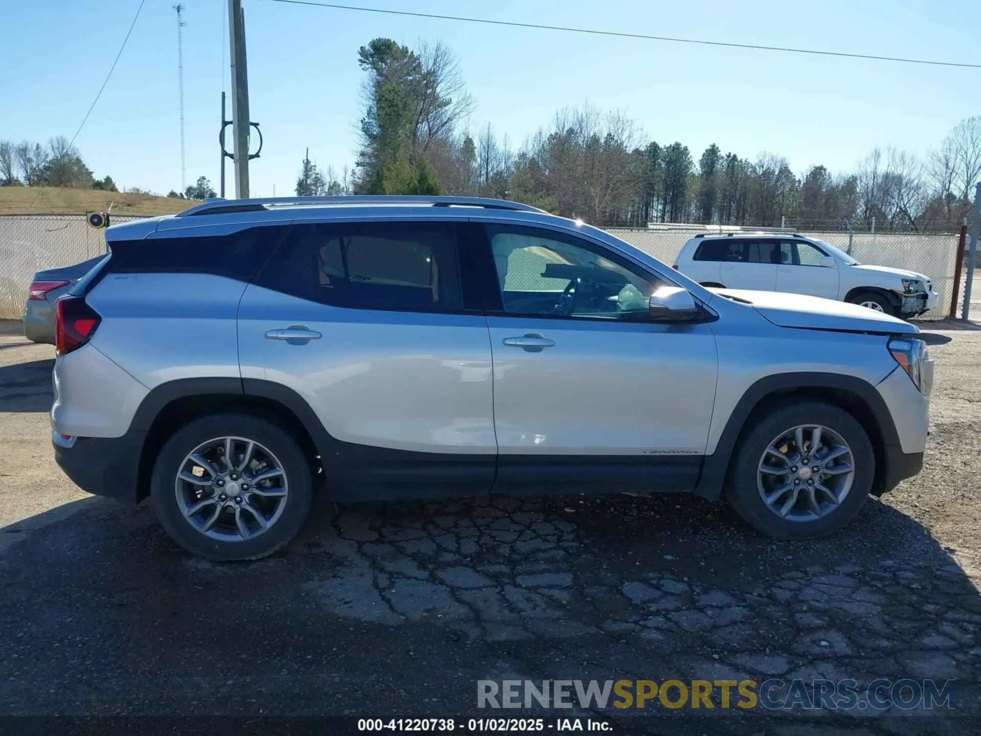 13 Photograph of a damaged car 3GKALPEV7NL106825 GMC TERRAIN 2022