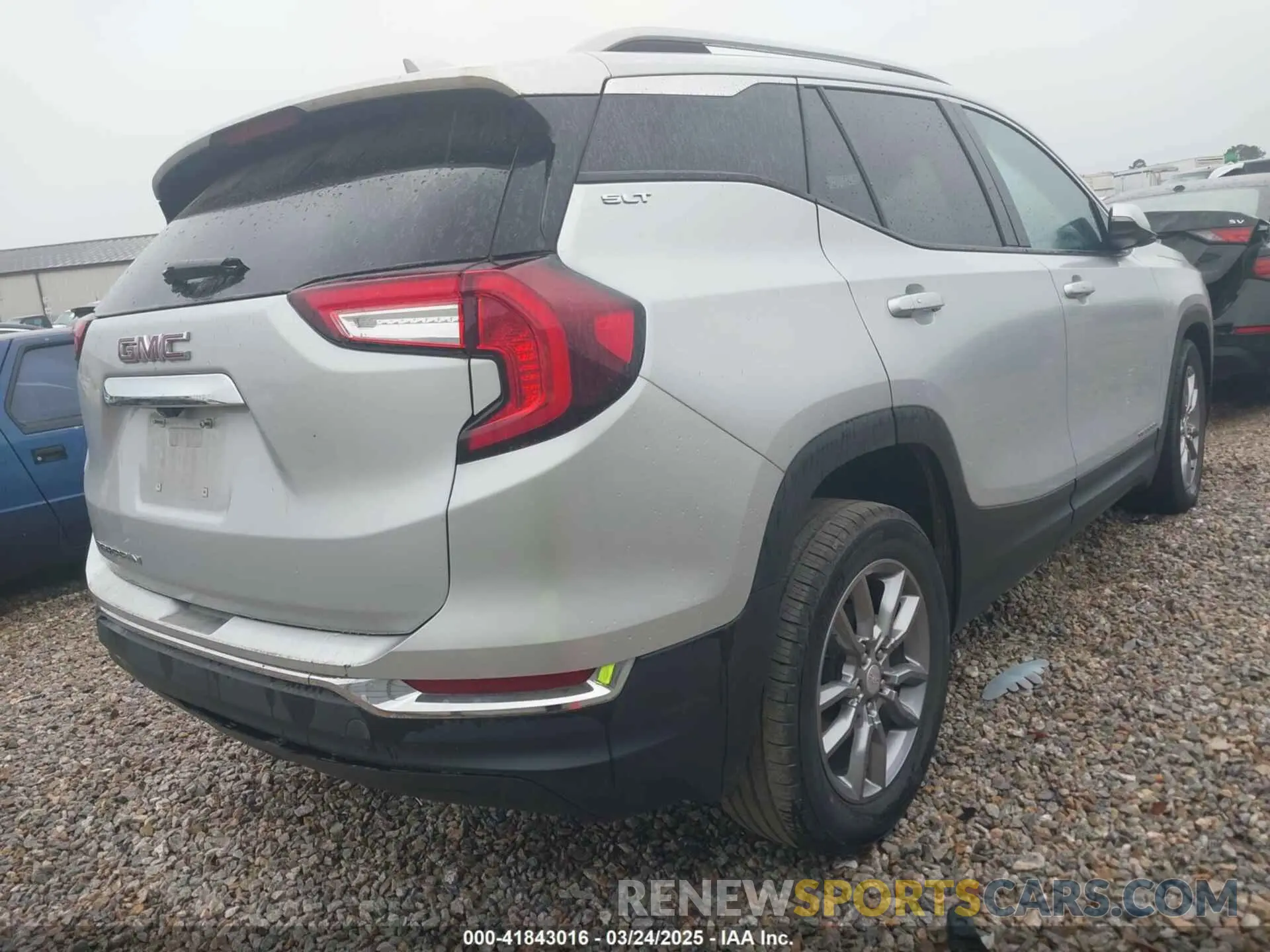 4 Photograph of a damaged car 3GKALPEV7NL210358 GMC TERRAIN 2022
