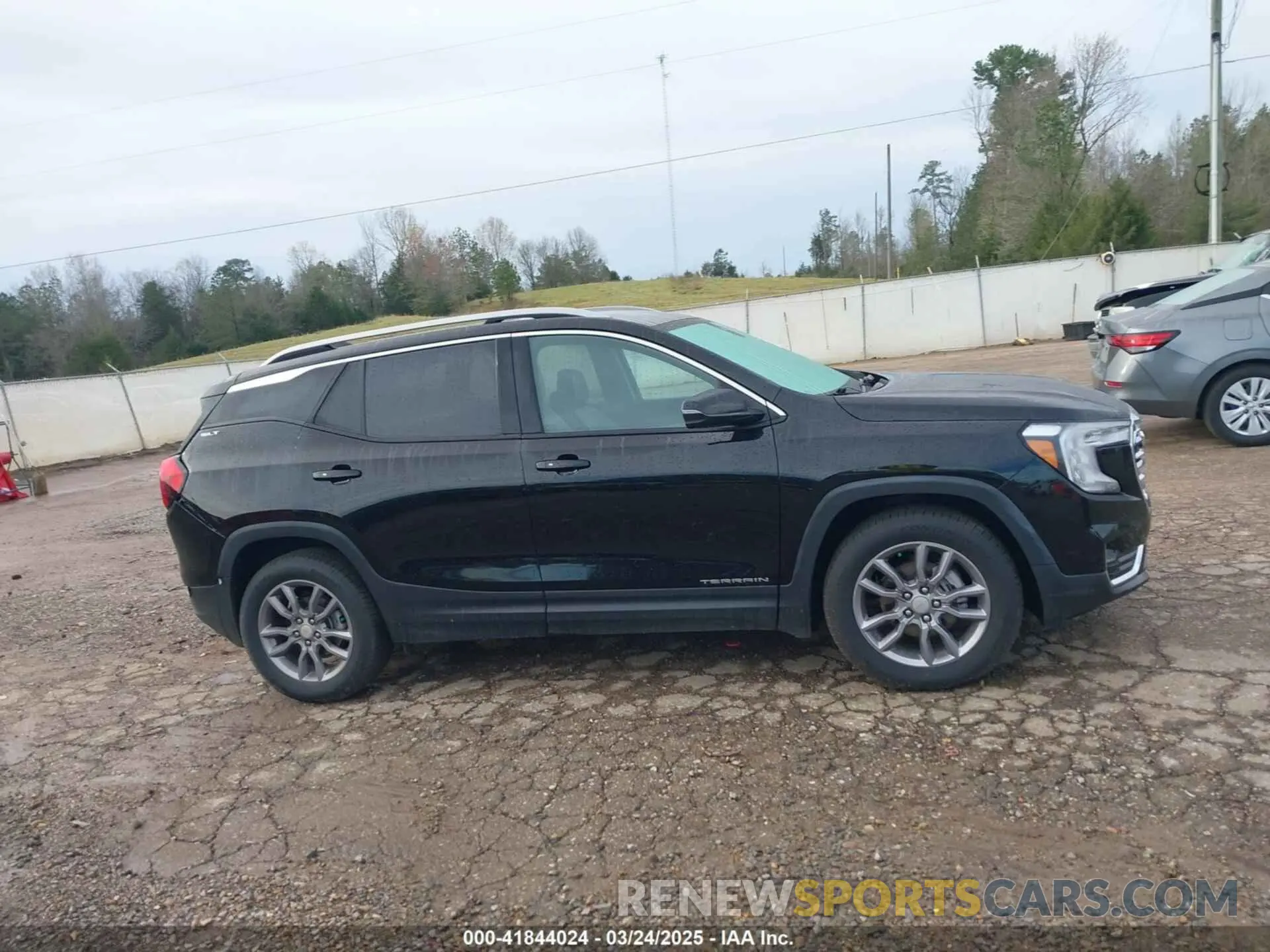 14 Photograph of a damaged car 3GKALPEV7NL271077 GMC TERRAIN 2022