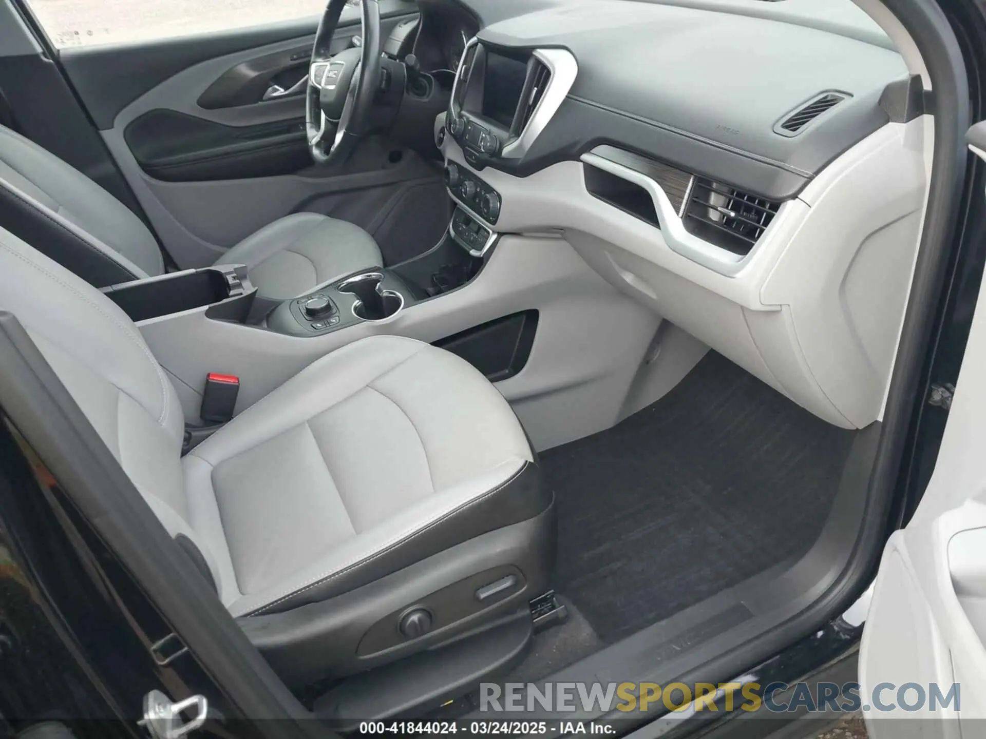 5 Photograph of a damaged car 3GKALPEV7NL271077 GMC TERRAIN 2022