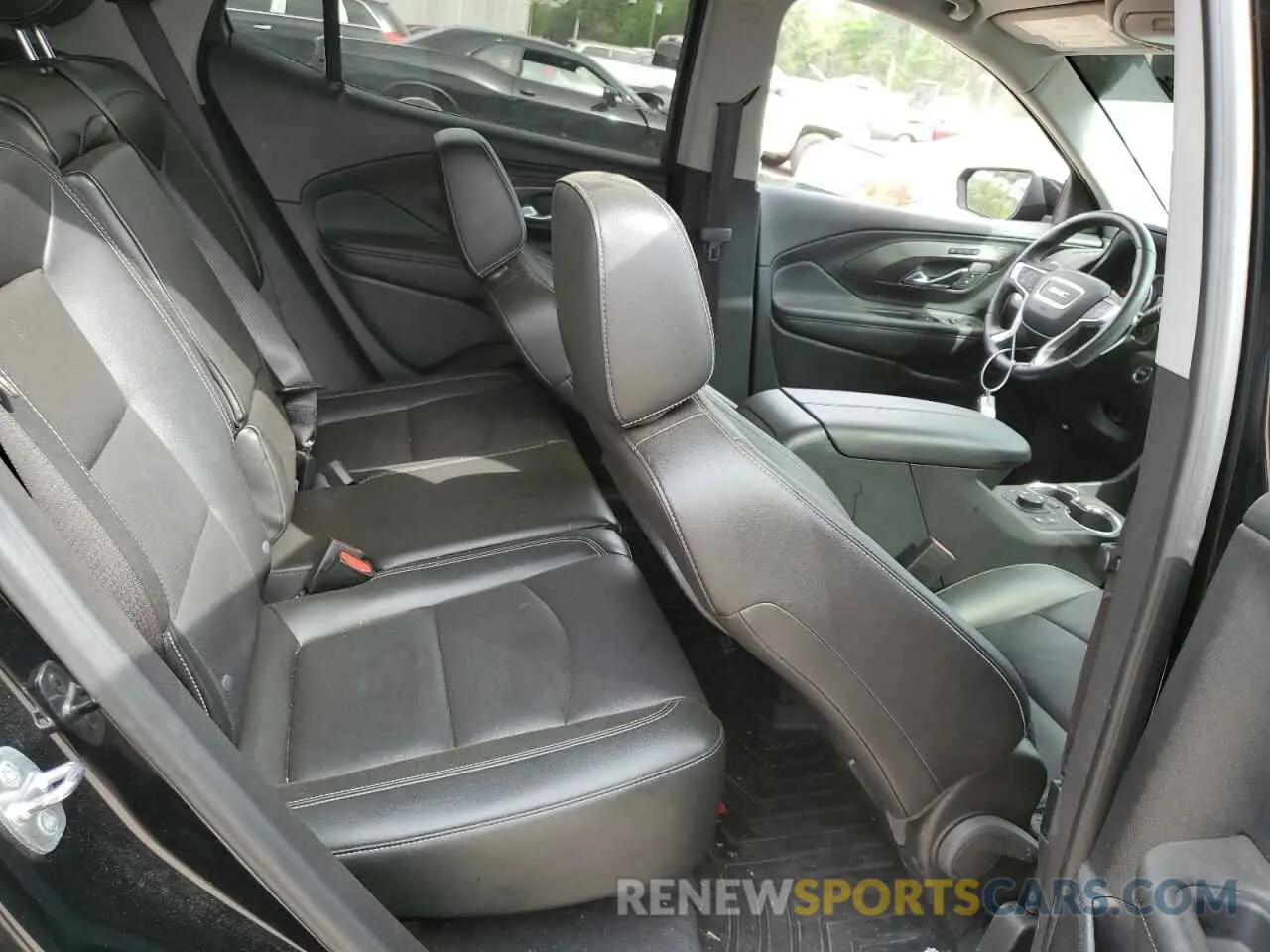 11 Photograph of a damaged car 3GKALPEV8NL189424 GMC TERRAIN 2022