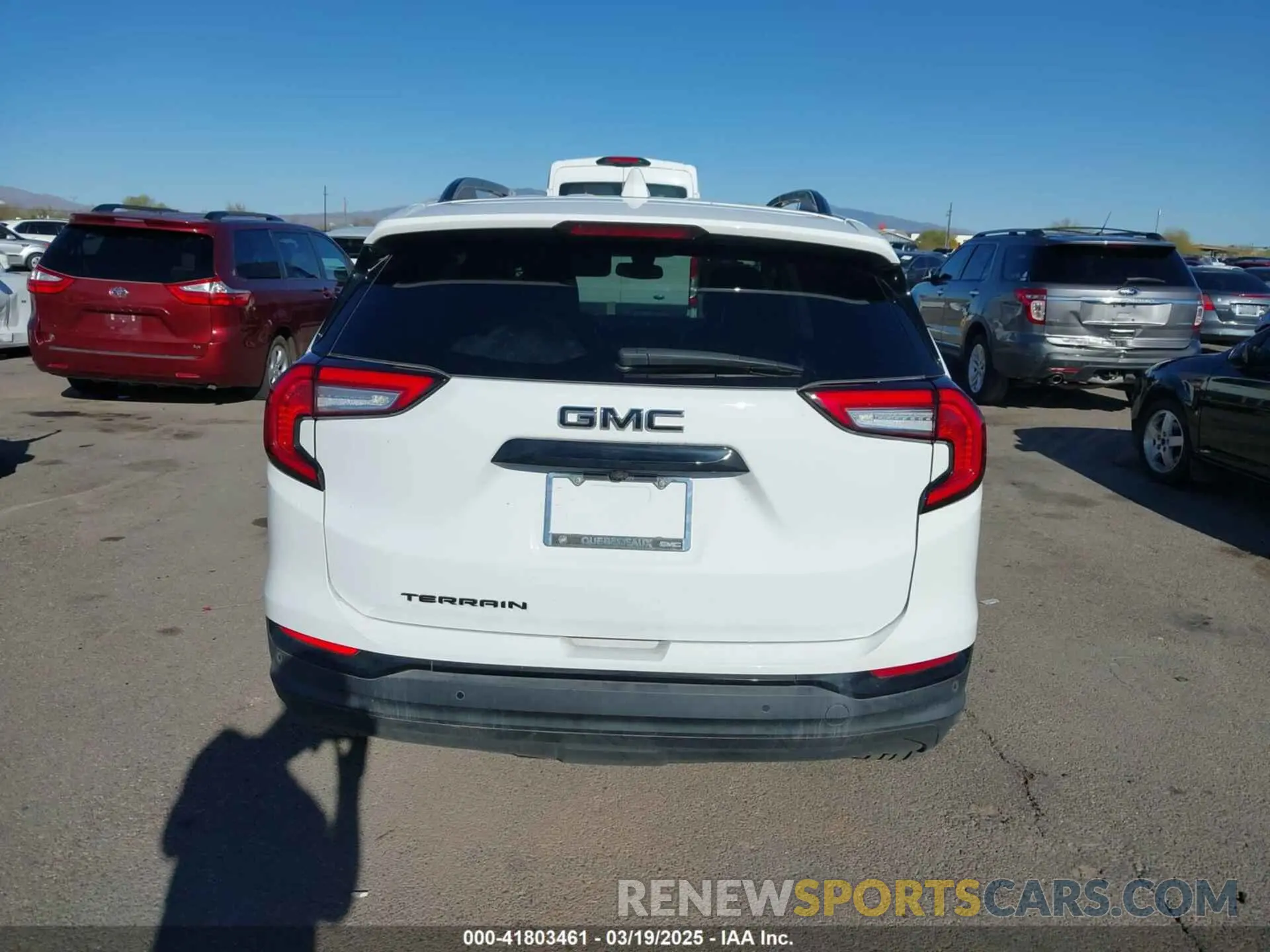 17 Photograph of a damaged car 3GKALPEV8NL251632 GMC TERRAIN 2022