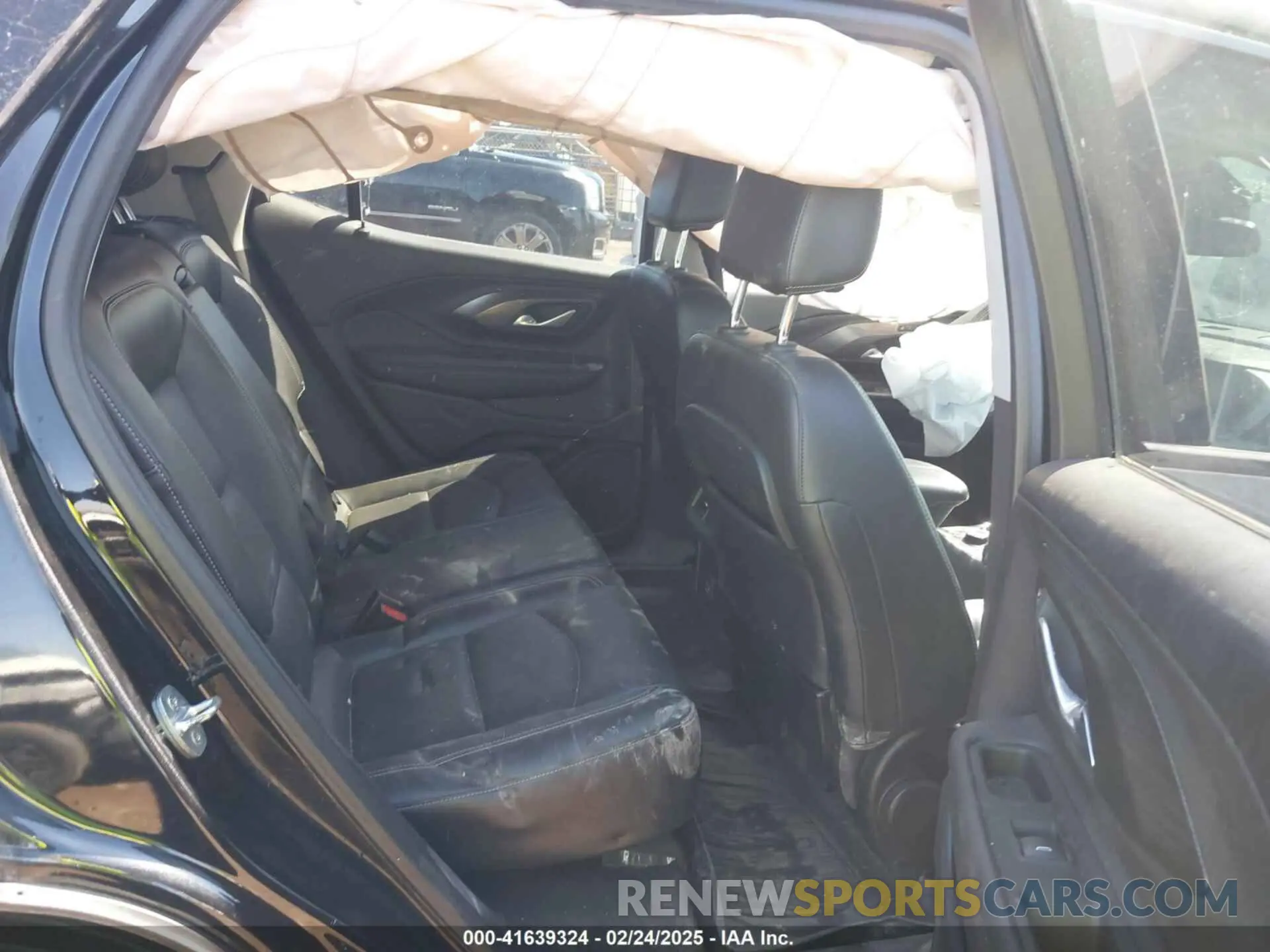 8 Photograph of a damaged car 3GKALPEV8NL261044 GMC TERRAIN 2022