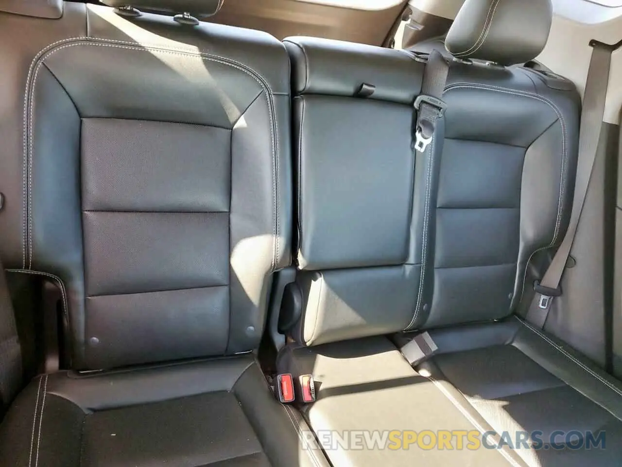 11 Photograph of a damaged car 3GKALPEV8NL292374 GMC TERRAIN 2022