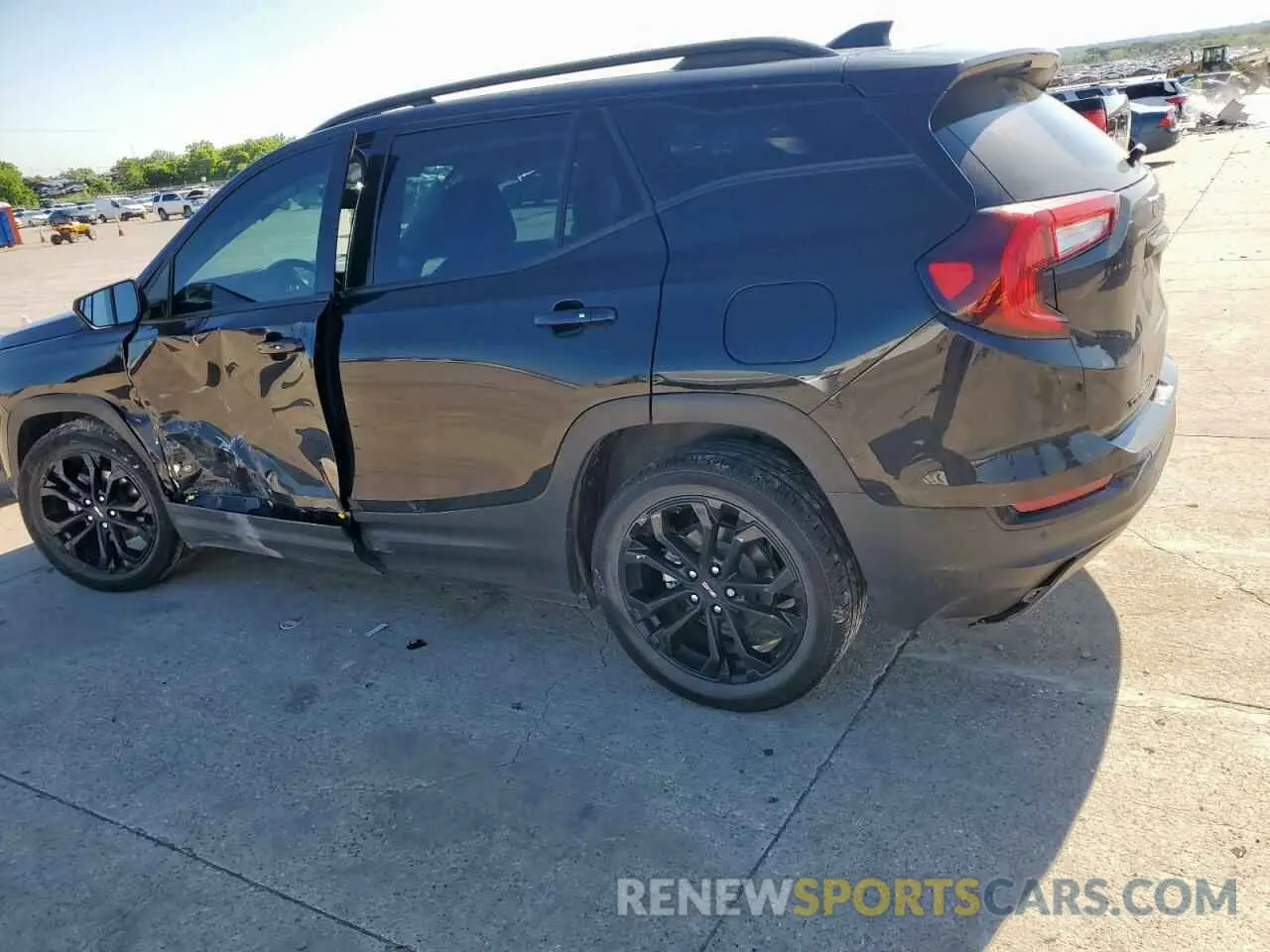 2 Photograph of a damaged car 3GKALPEV8NL292374 GMC TERRAIN 2022
