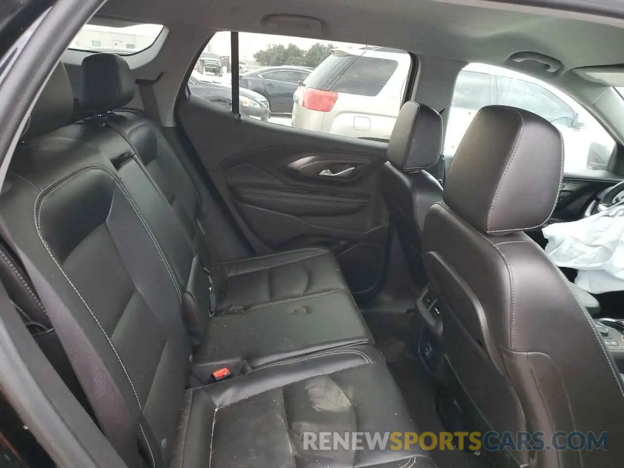 11 Photograph of a damaged car 3GKALPEV9NL179789 GMC TERRAIN 2022