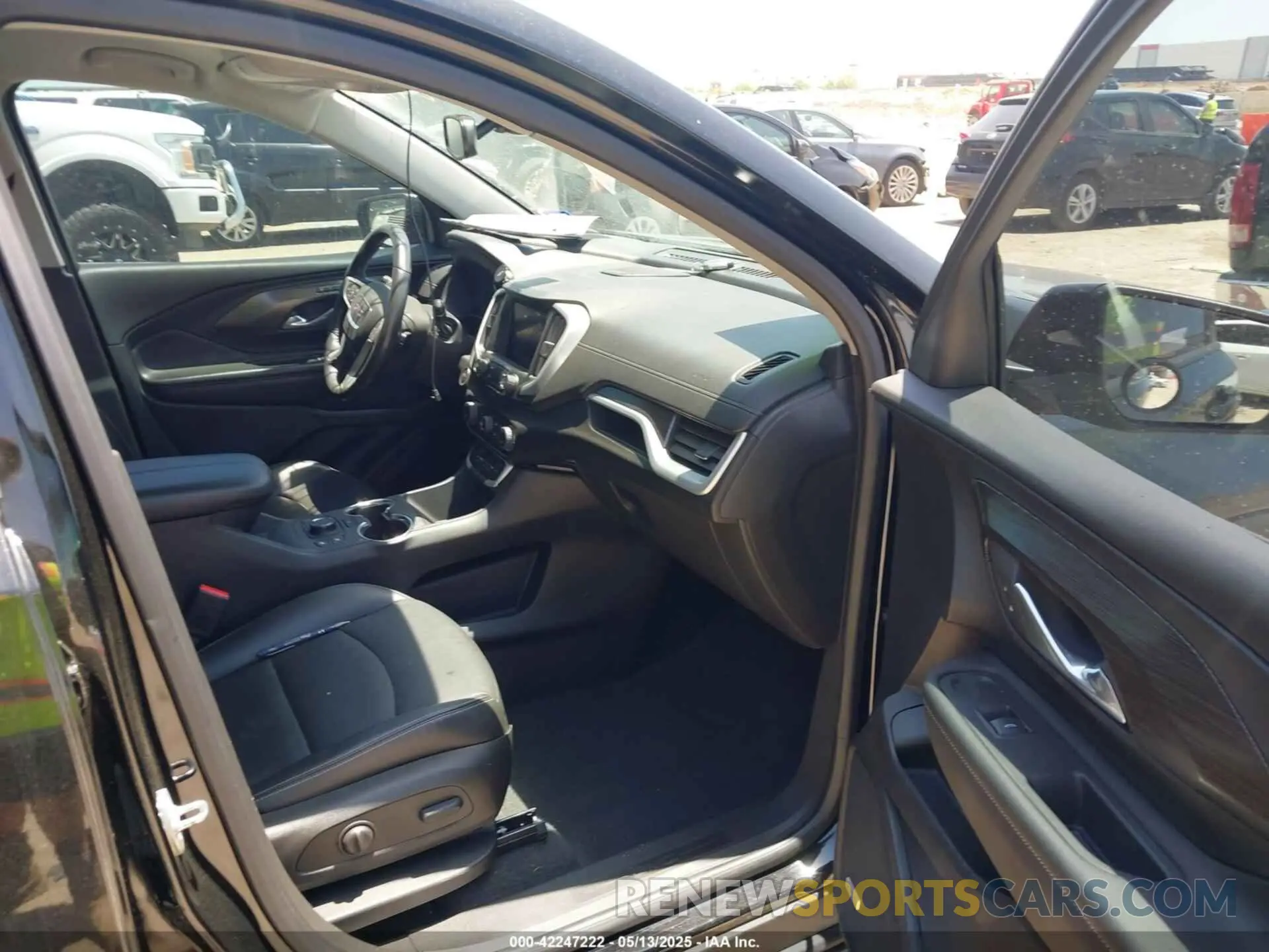 5 Photograph of a damaged car 3GKALPEVXNL280050 GMC TERRAIN 2022
