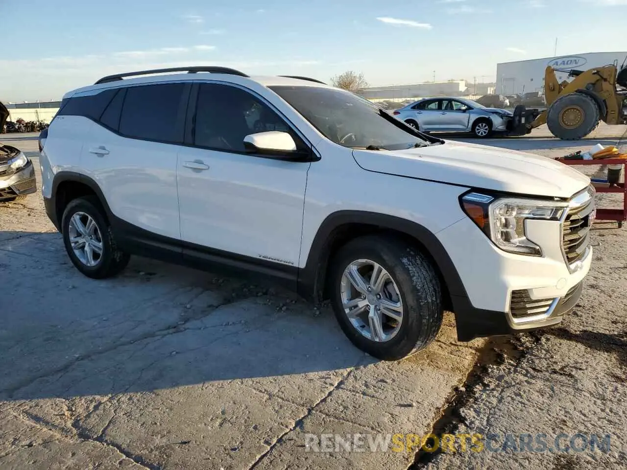 4 Photograph of a damaged car 3GKALTEV0NL106903 GMC TERRAIN 2022