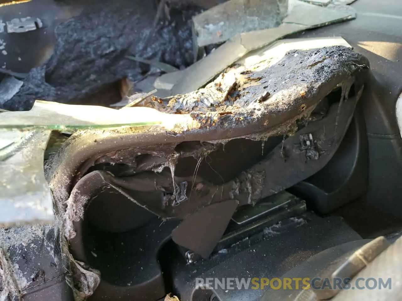9 Photograph of a damaged car 3GKALTEV0NL106903 GMC TERRAIN 2022