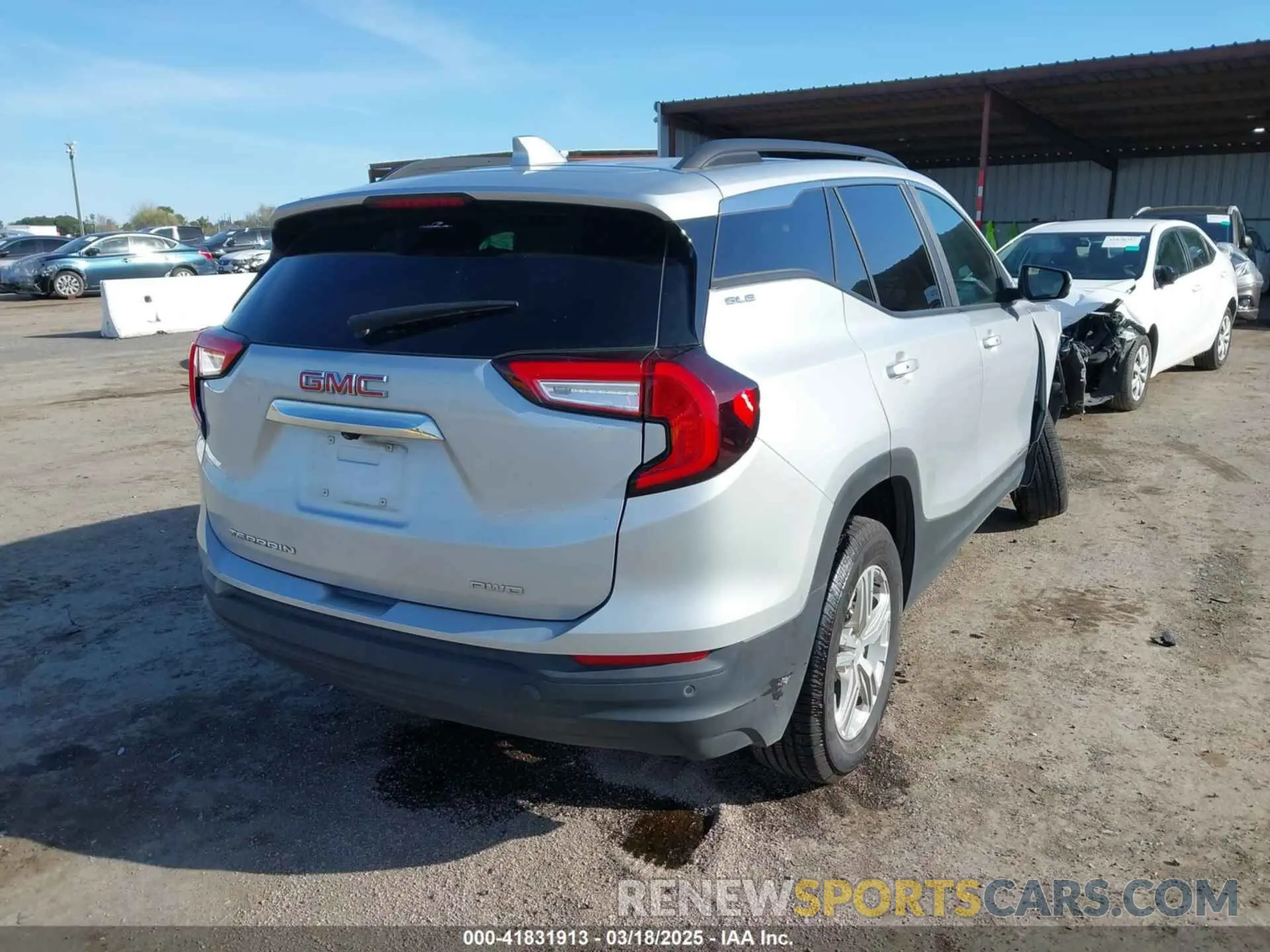 4 Photograph of a damaged car 3GKALTEV0NL127766 GMC TERRAIN 2022